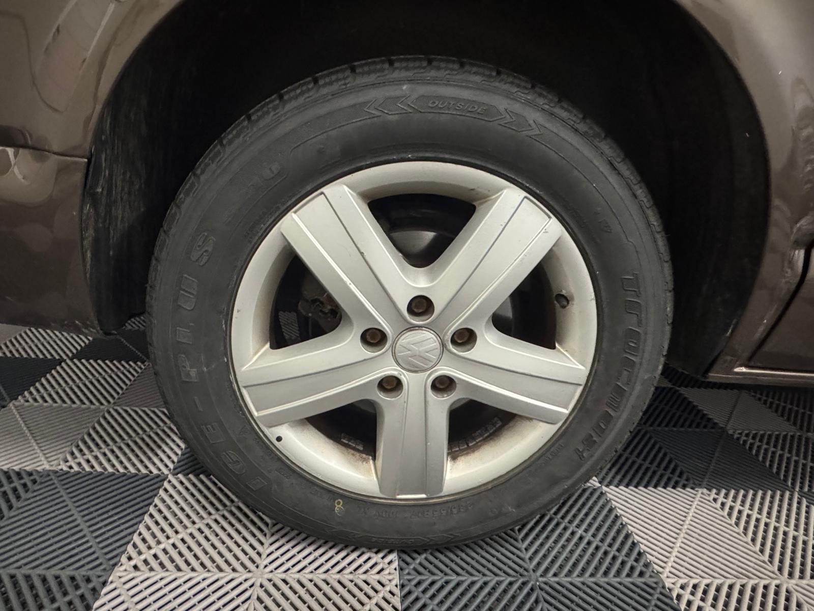 VW T5 Multivan 2.0 TDI Couchage (Véhicule aménagé) Attelage - Panneau Solaire - Webasto-image-26