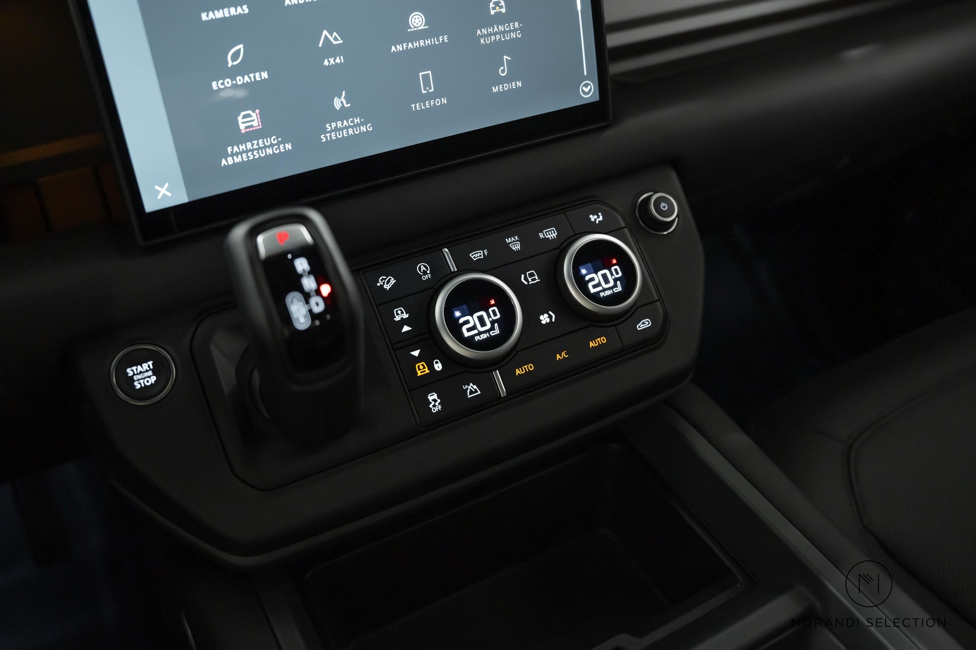 LAND ROVER Defender 110 3.0 D I6 300 X-Dynamic HSE-image-21