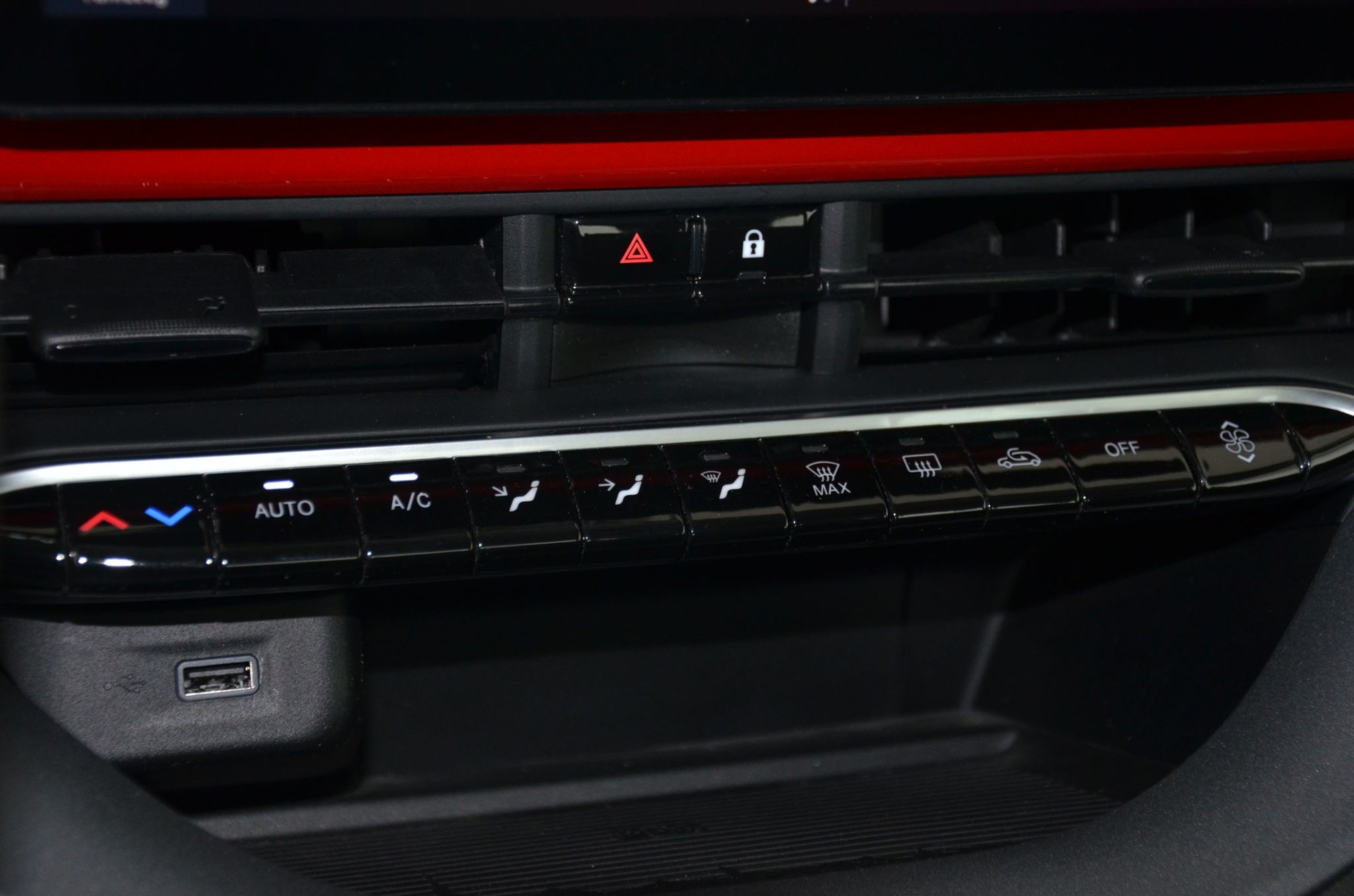 FIAT 500 Electric Red Edition-image-24