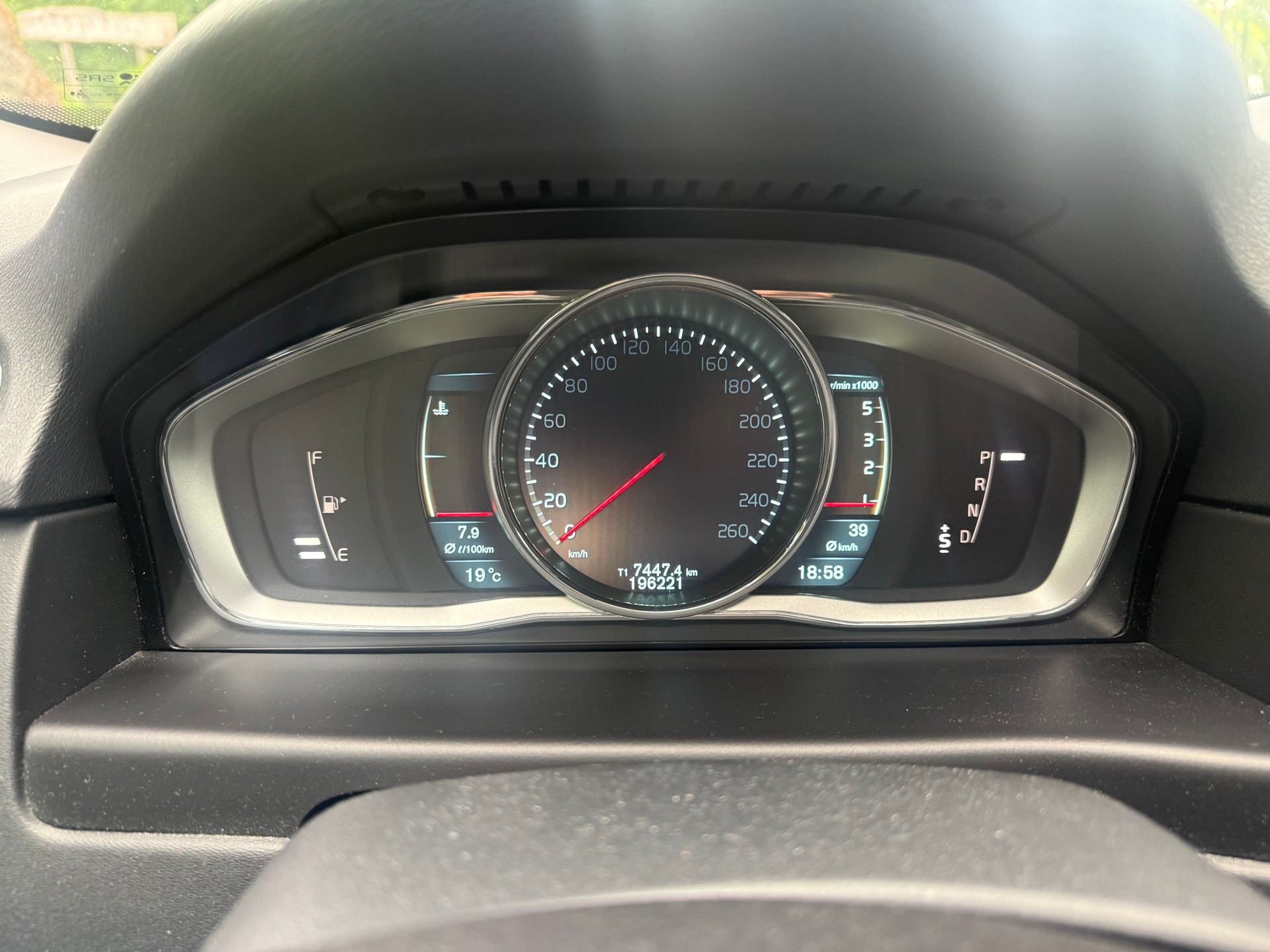 VOLVO XC70 D4 AWD Momentum Geartronic-image-10