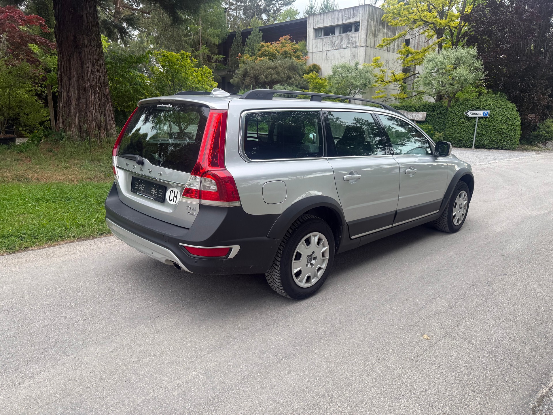 VOLVO XC70 D4 AWD Momentum Geartronic-image-3