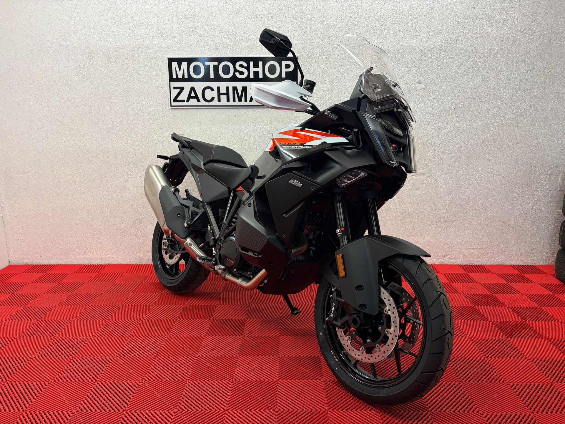KTM 1390 Super Adventure S-image-1