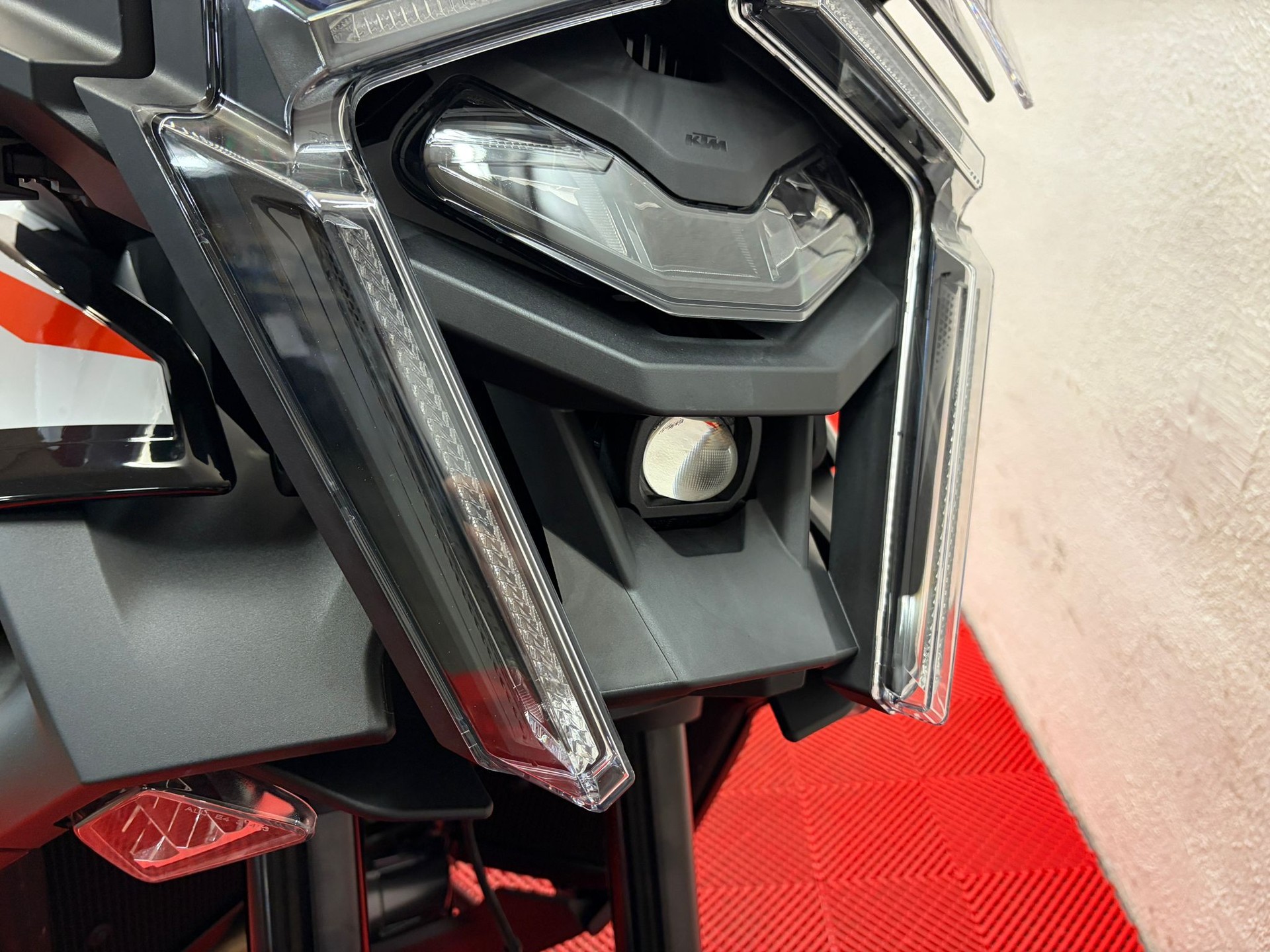 KTM 1390 Super Adventure S-image-6