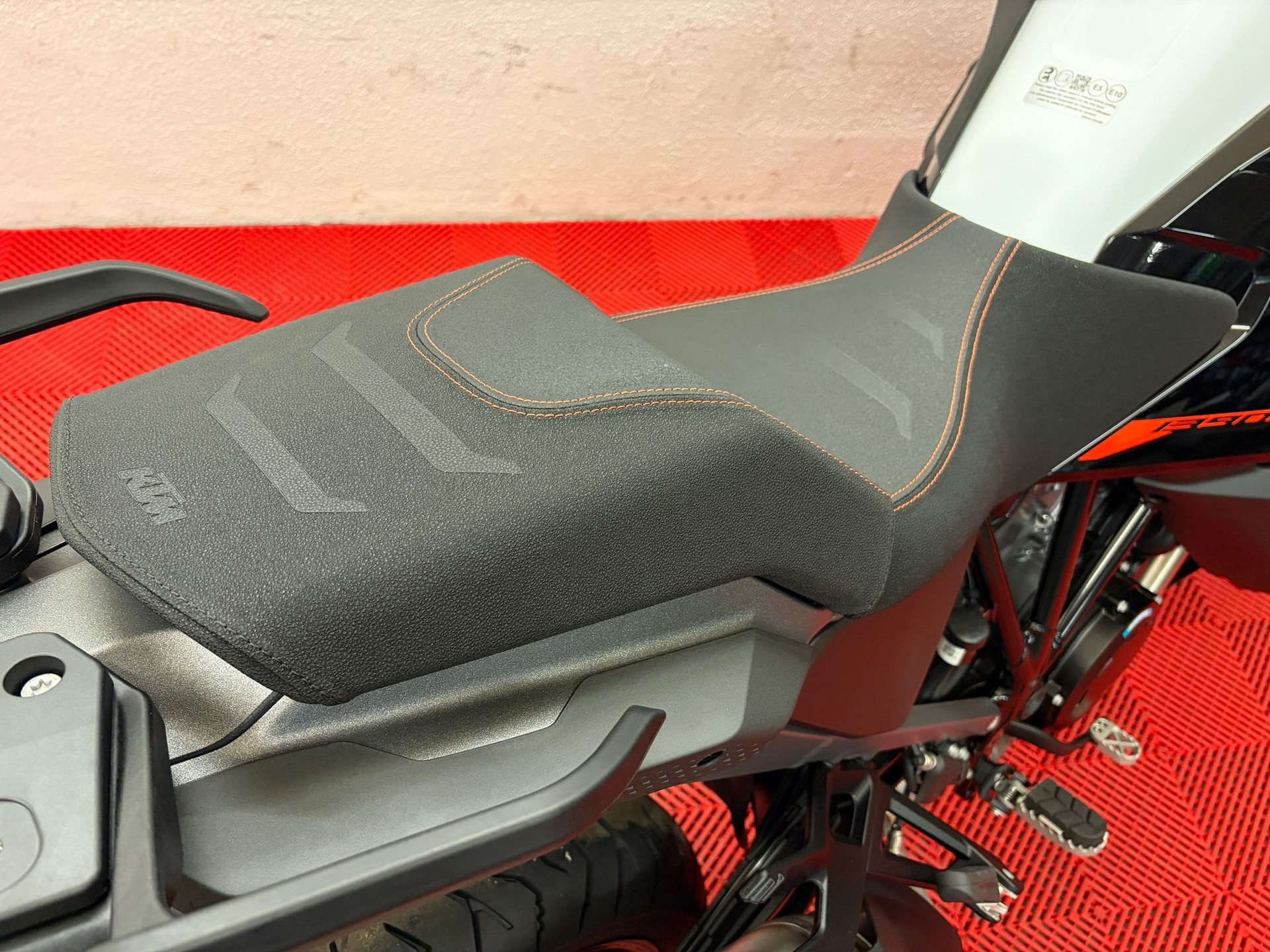 KTM 1390 Super Adventure S-image-8