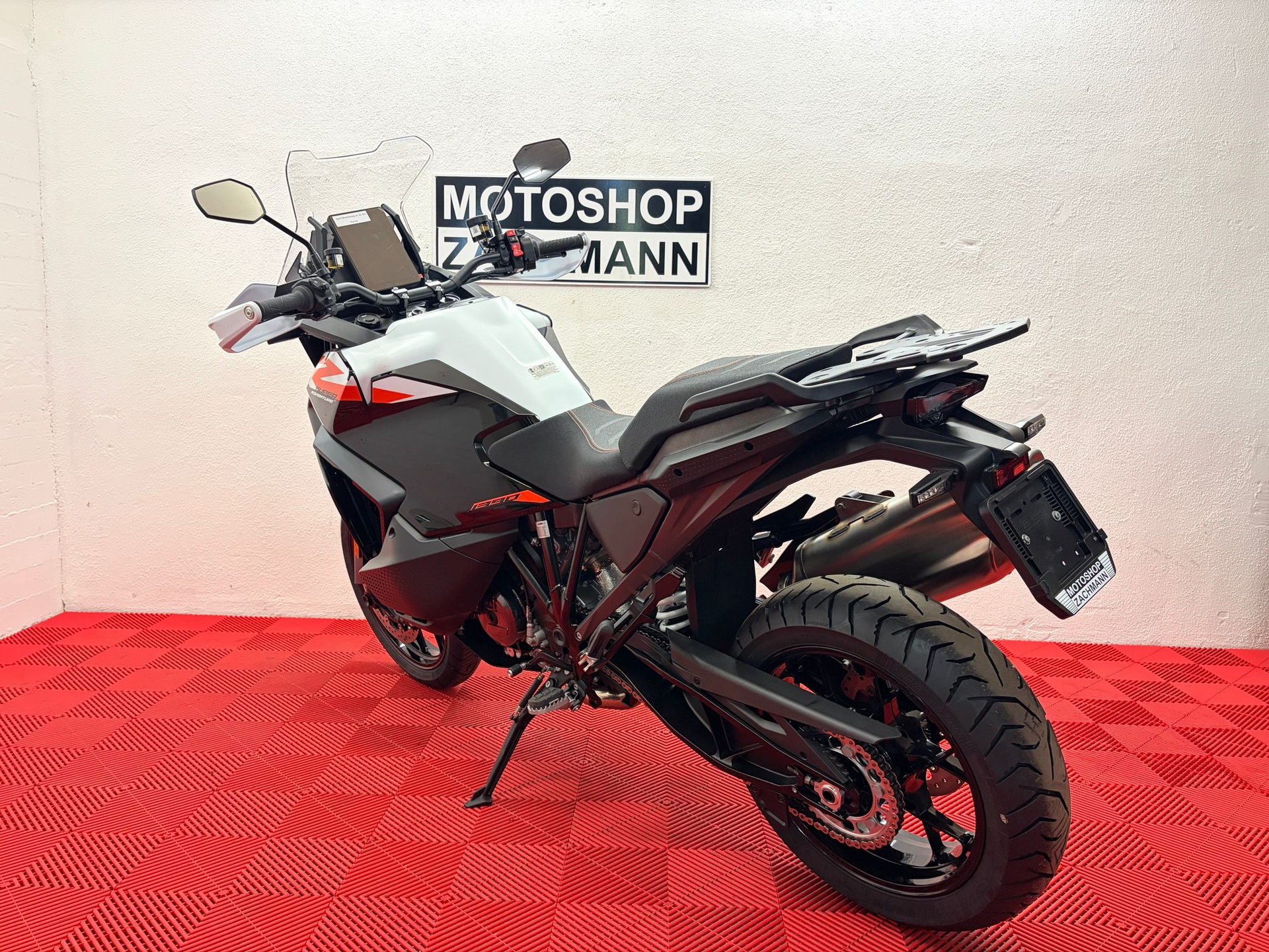 KTM 1390 Super Adventure S-image-4
