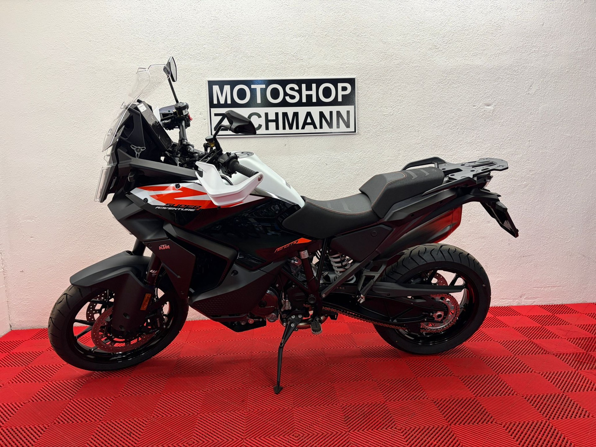 KTM 1390 Super Adventure S-image-3