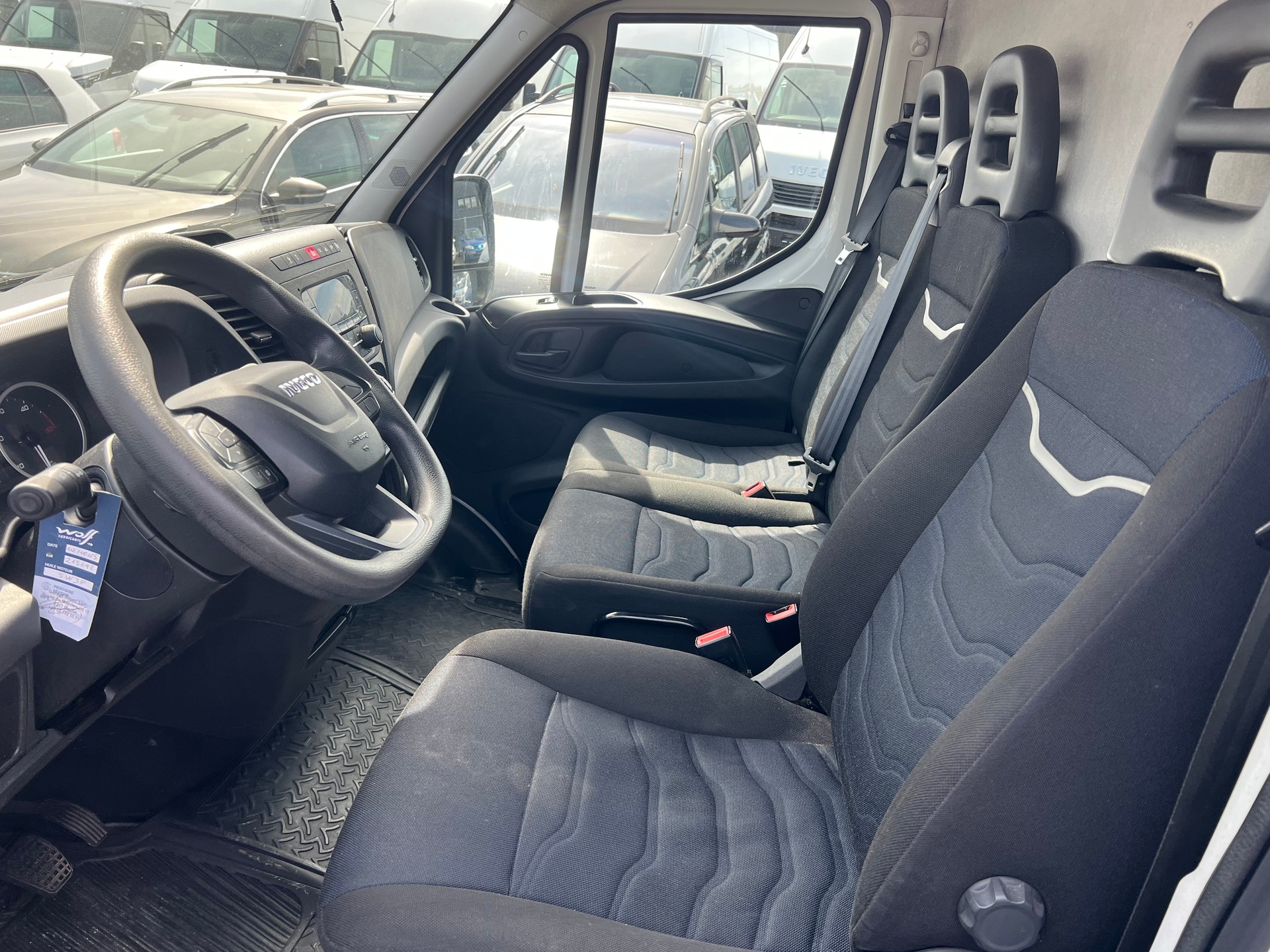 IVECO 35S14V Attelage 3.5t Charge utile 1080Kg-image-5