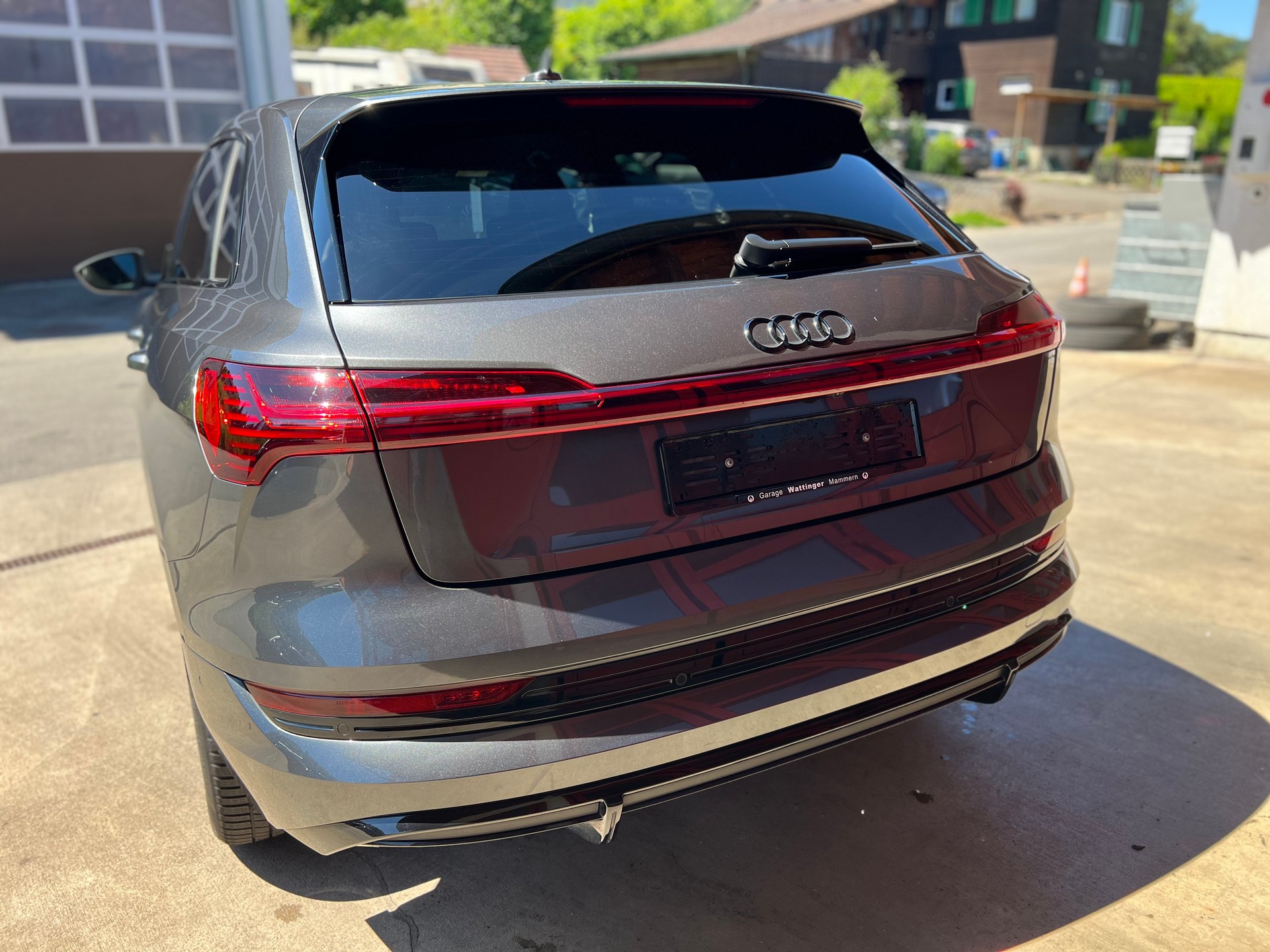 AUDI e-tron 55 S Line Black Edition quattro / SoH 93%-image-4