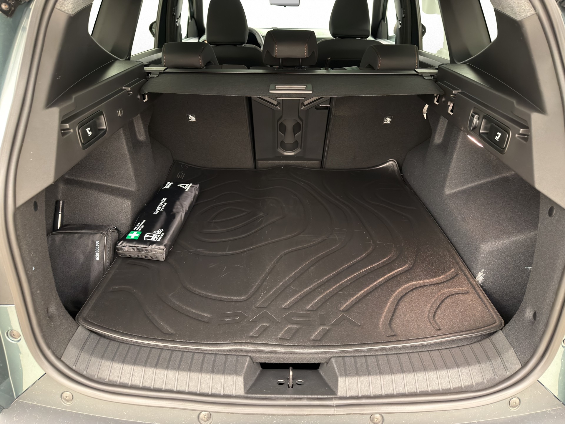 DACIA Bigster 1.2 TCe Extreme 4WD-image-12