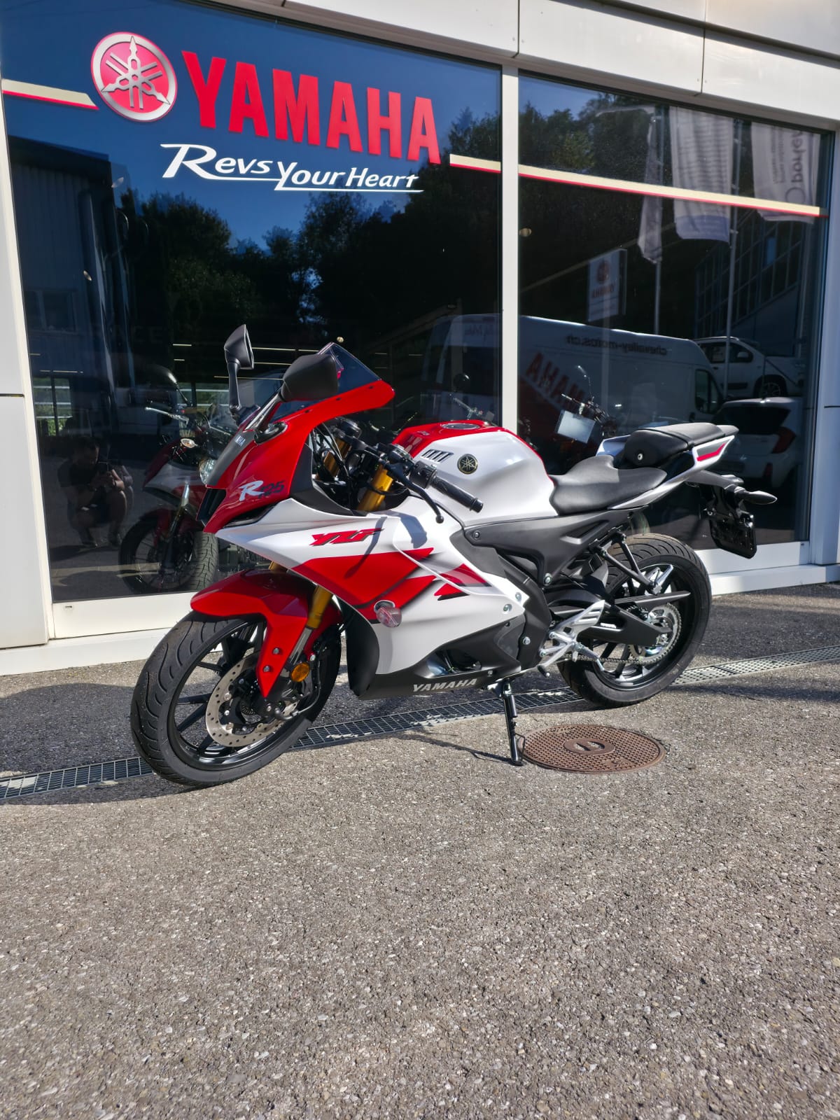 YAMAHA YZF-R 125 ABS 70TH ANNIVERSAIRE-image-0