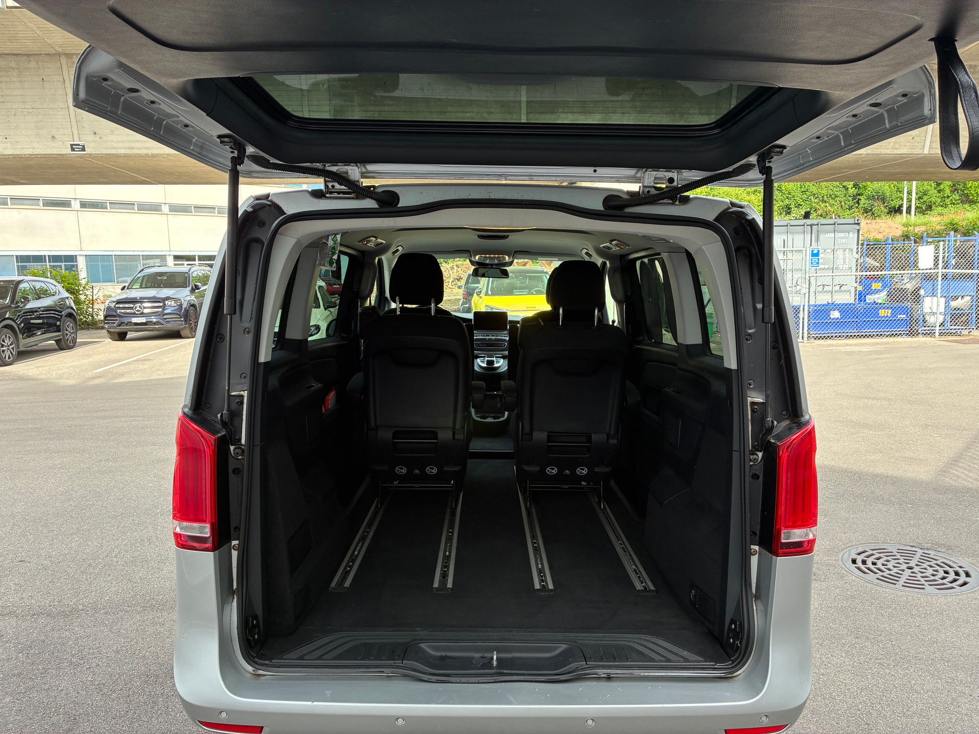 MERCEDES-BENZ V 220 d kurz 4matic-image-8