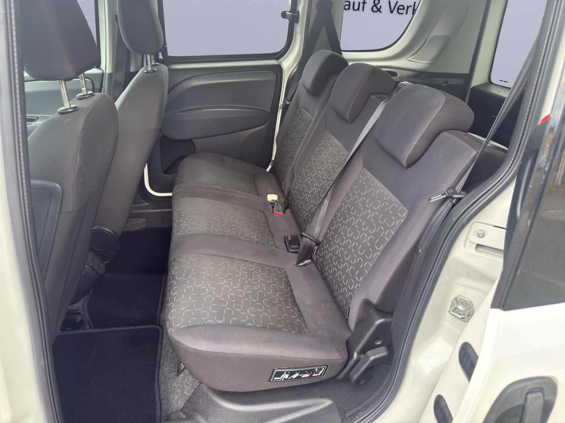 FIAT Doblò 1.4 Emotion-image-8