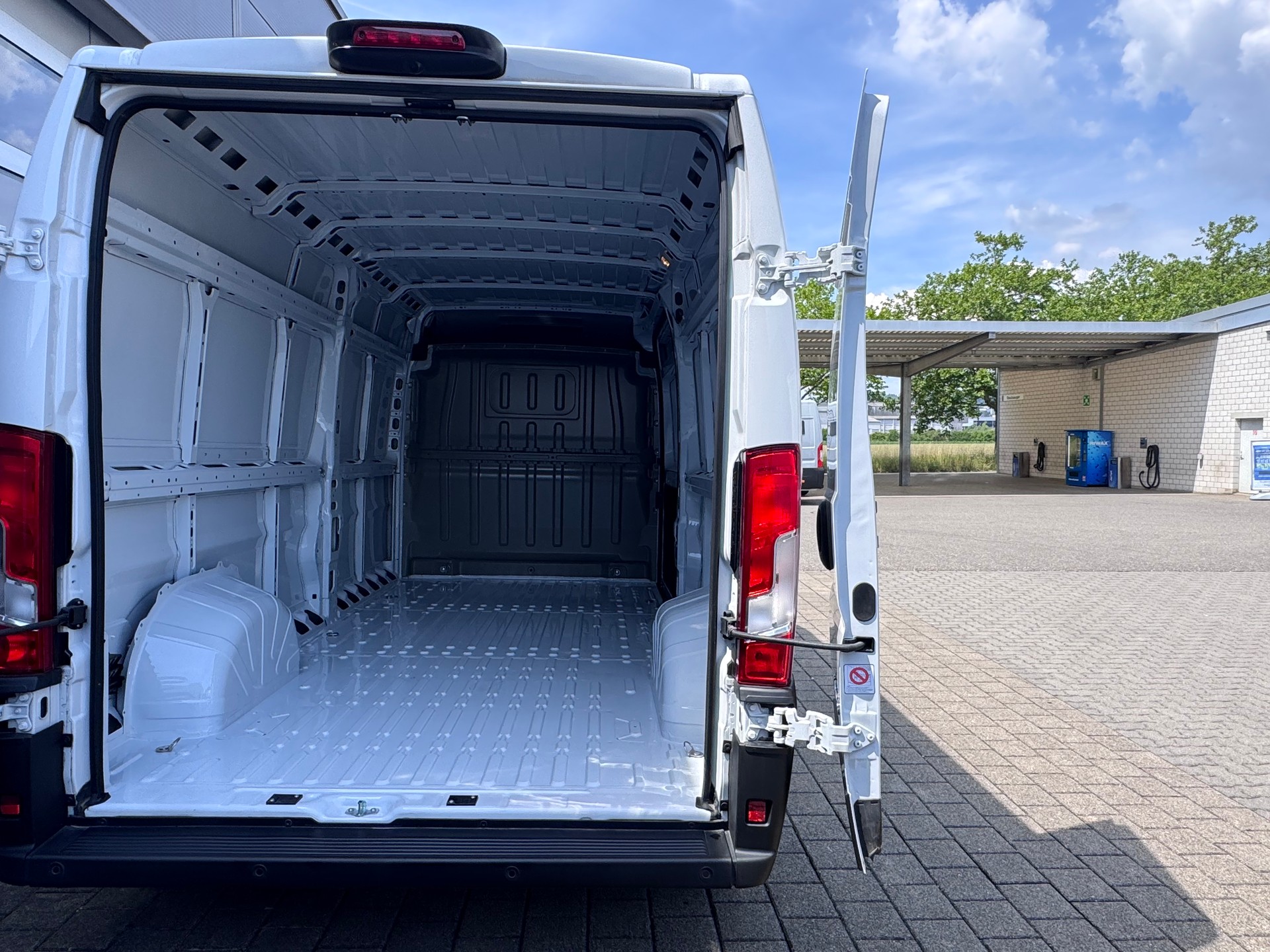 OPEL Movano 2.2 d 3,5t L3H2+3 Plätzer+Navigation+Bluetooth+Rückfahrkamera+Flügeltüren hinten 270°+Lederlenkrad+DAB+1'347 kg Nutzlast+-image-10