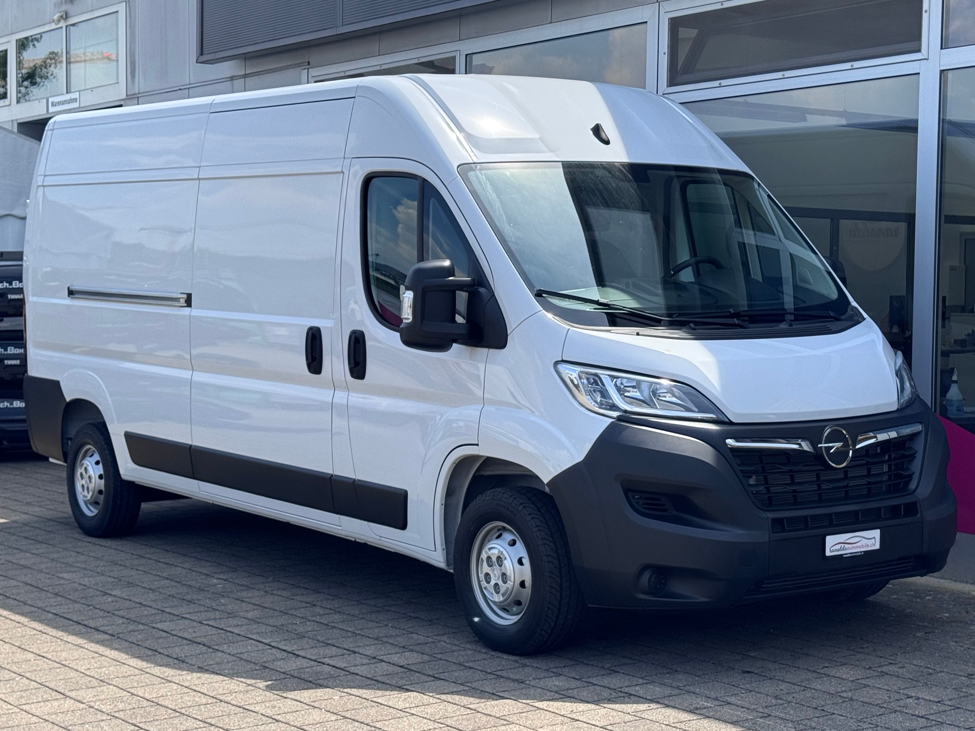 OPEL Movano 2.2 d 3,5t L3H2+3 Plätzer+Navigation+Bluetooth+Rückfahrkamera+Flügeltüren hinten 270°+Lederlenkrad+DAB+1'347 kg Nutzlast+-showroom-element-1