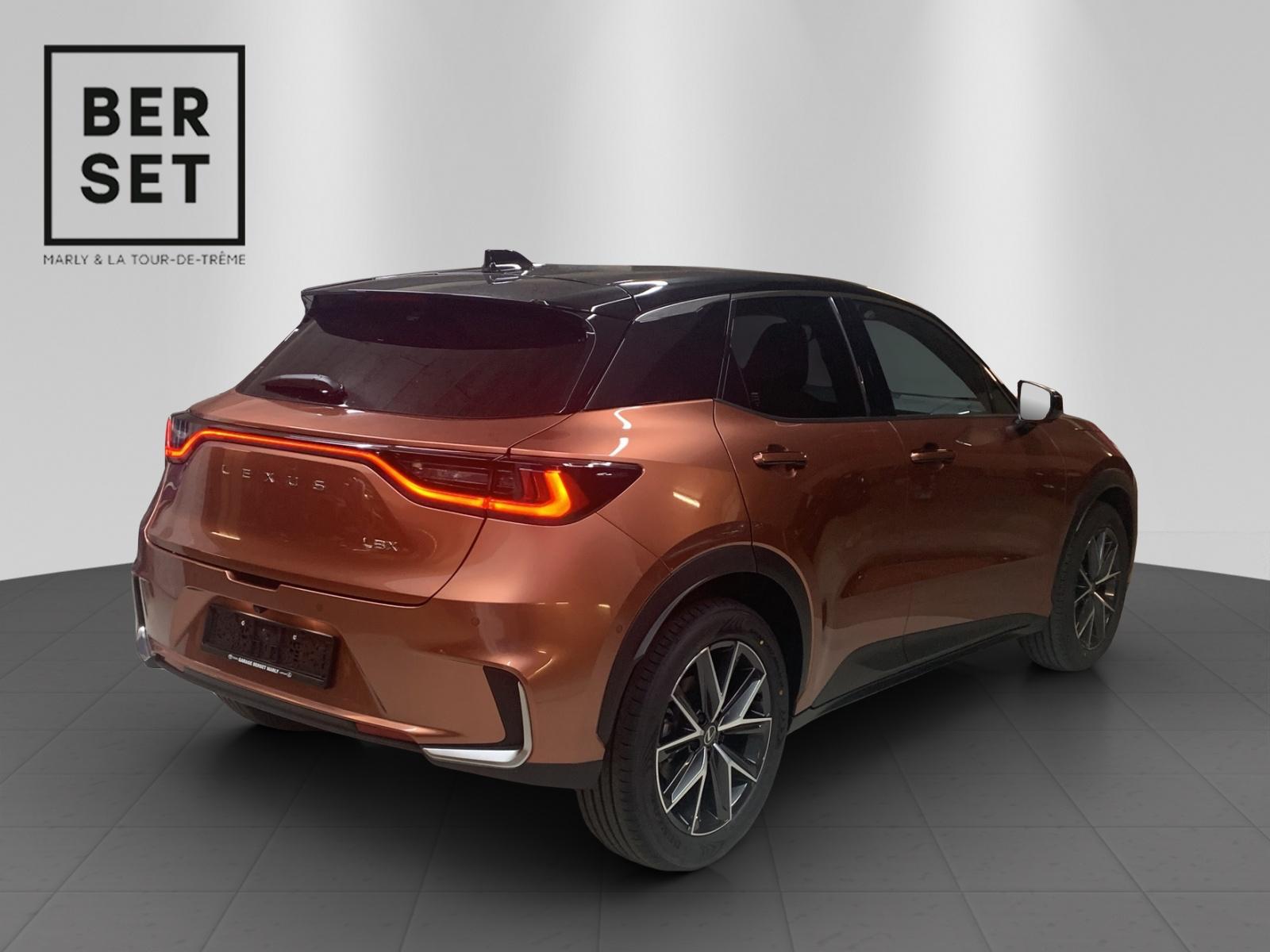 LEXUS LBX 1.5 Hybrid Cool AWD-image-6