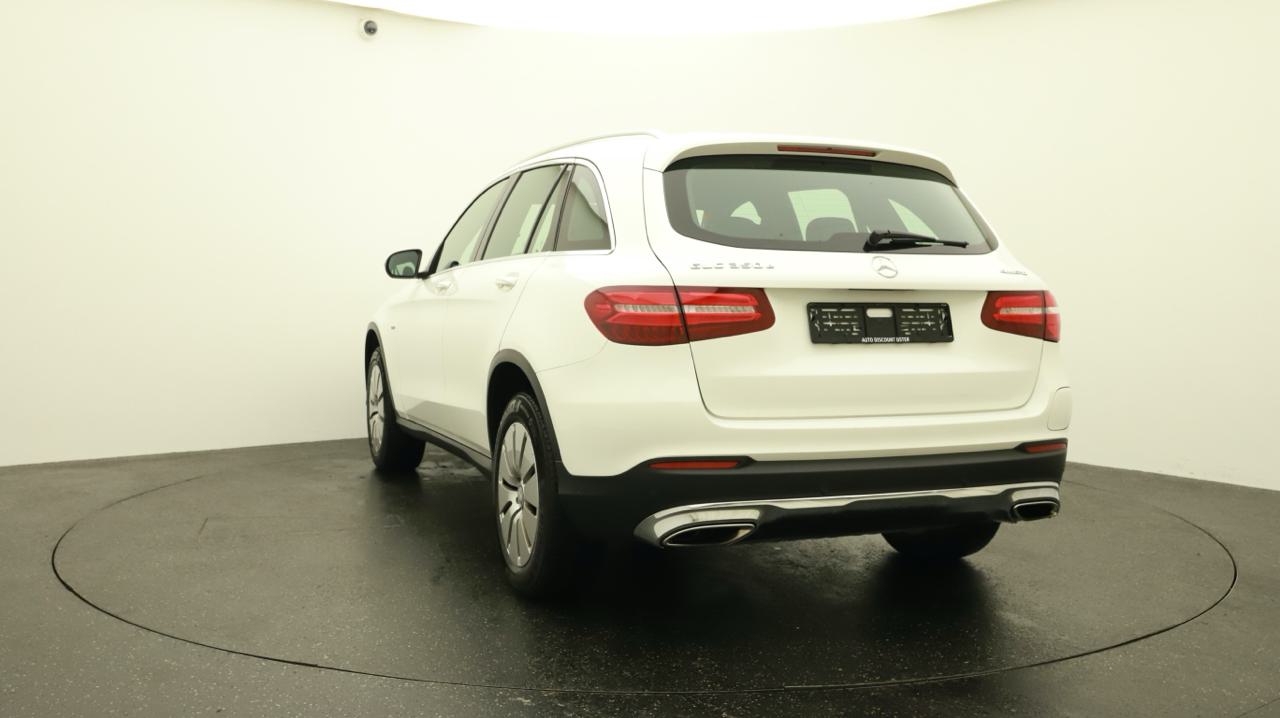 MERCEDES-BENZ GLC 350 e 4Matic 7G-Tronic-showroom-element-3