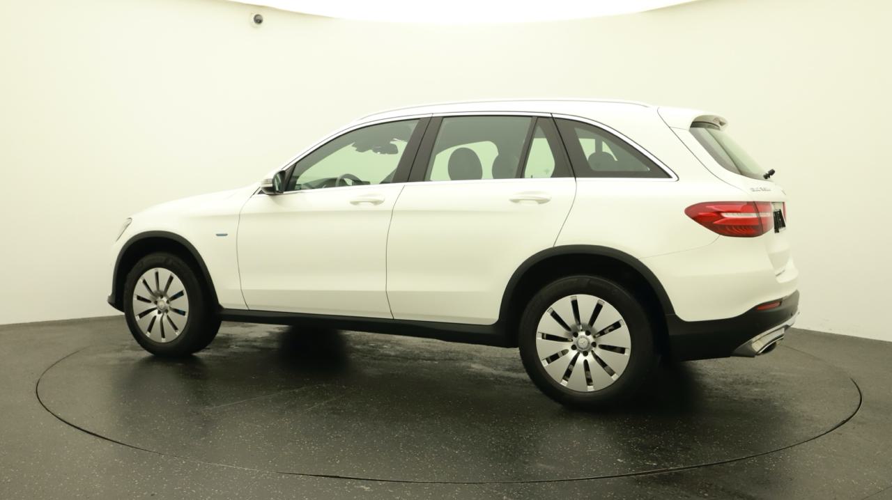 MERCEDES-BENZ GLC 350 e 4Matic 7G-Tronic-showroom-element-2