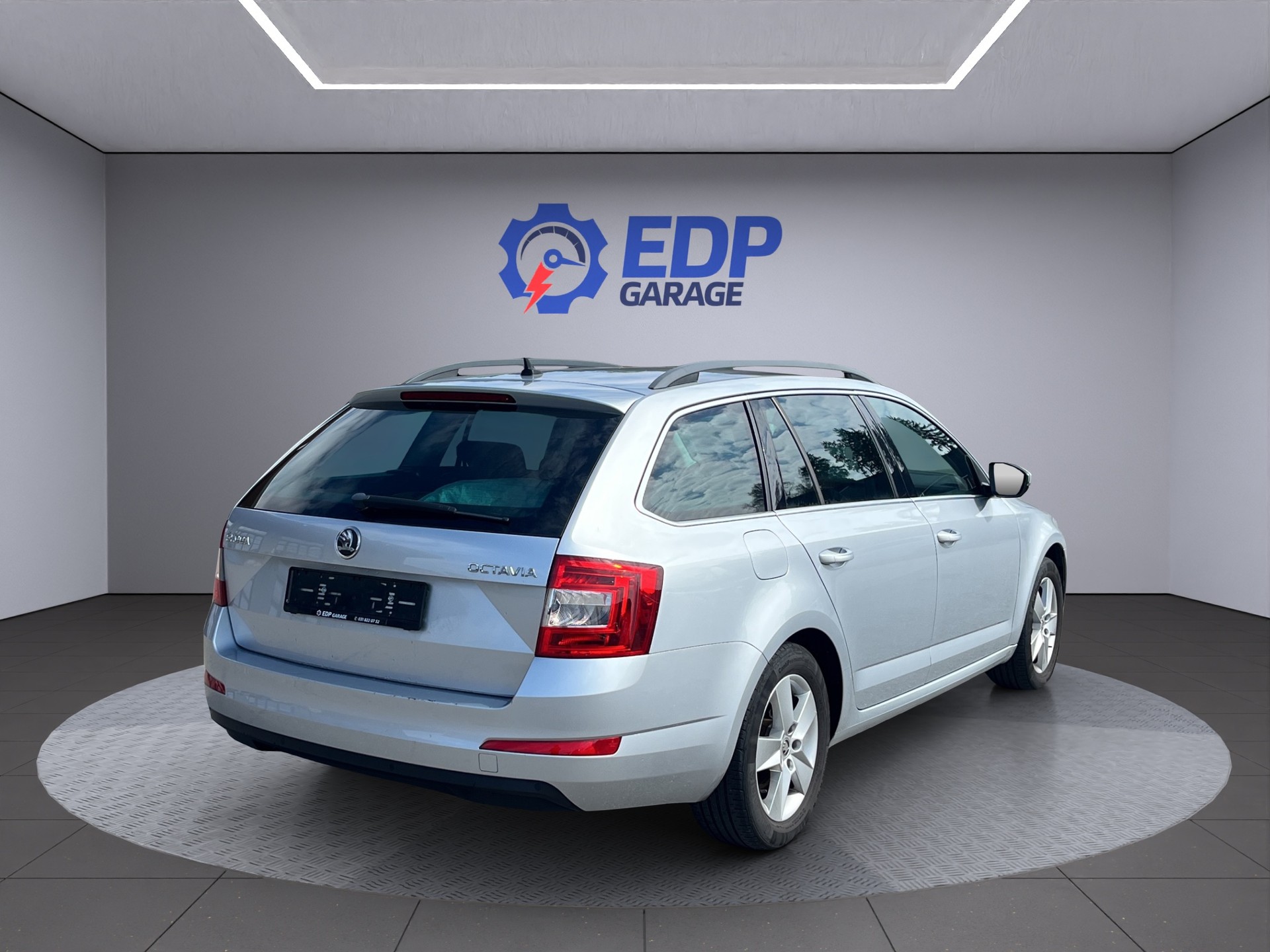 SKODA Octavia Combi 2.0 TDI Elegance DSG-image-5
