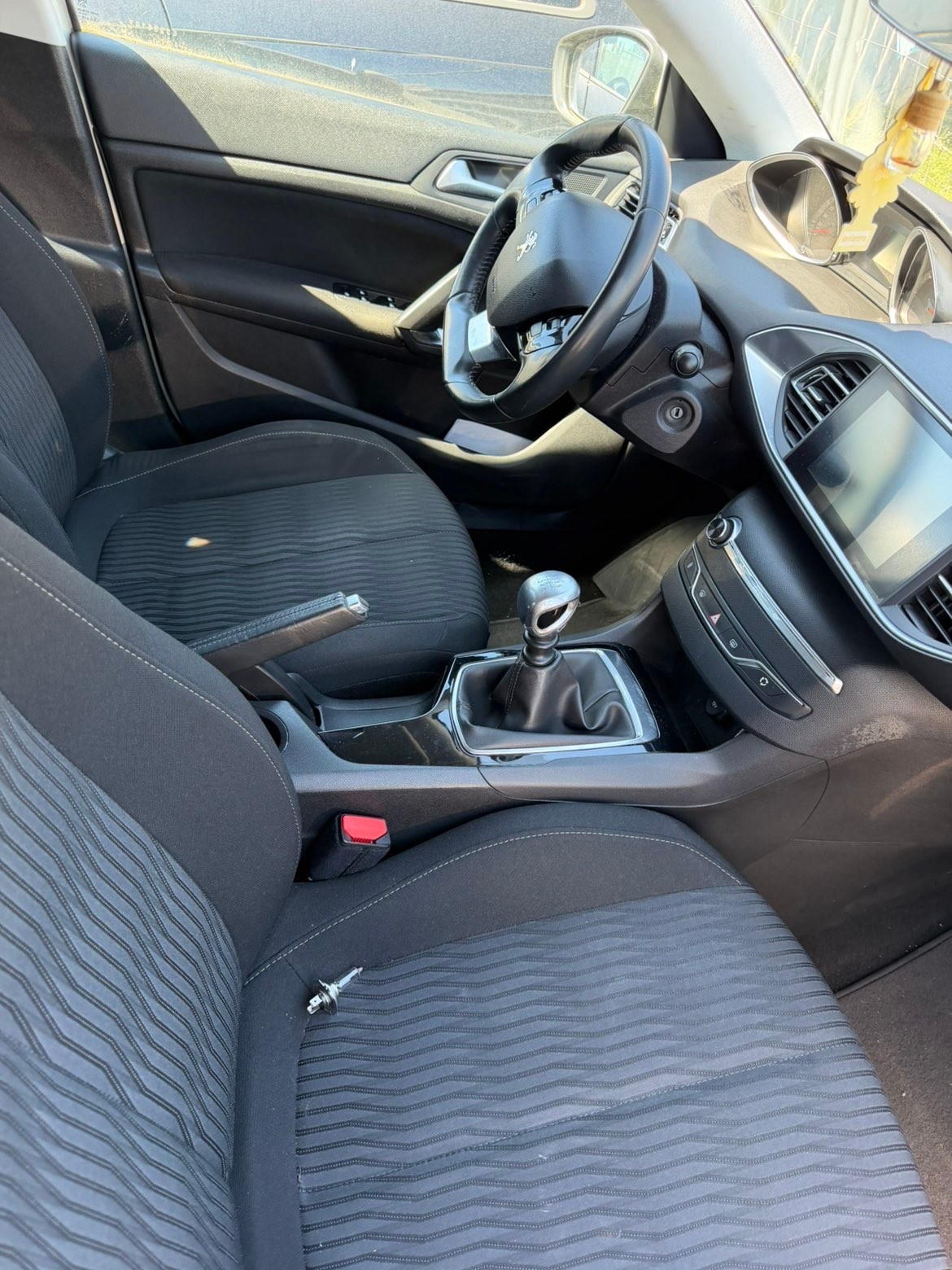 PEUGEOT 308 2.0 HDI Allure-image-4