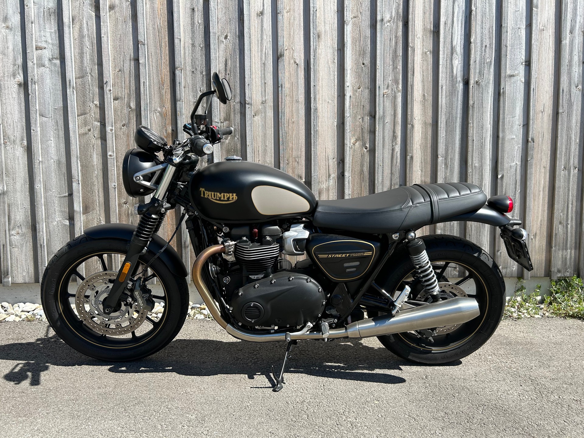 TRIUMPH Street Twin 900 Gold Line