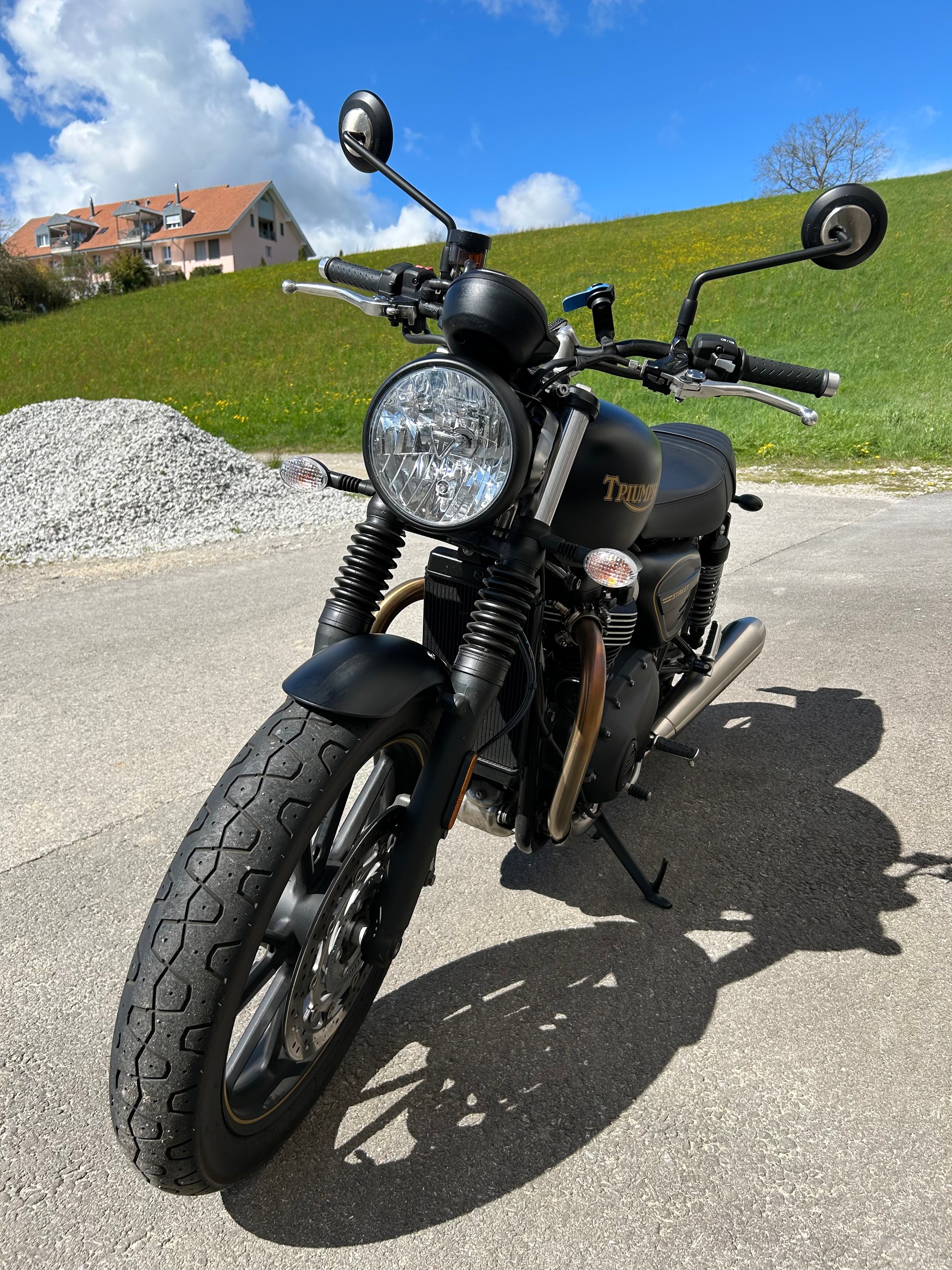 TRIUMPH Street Twin 900 Gold Line-image-2