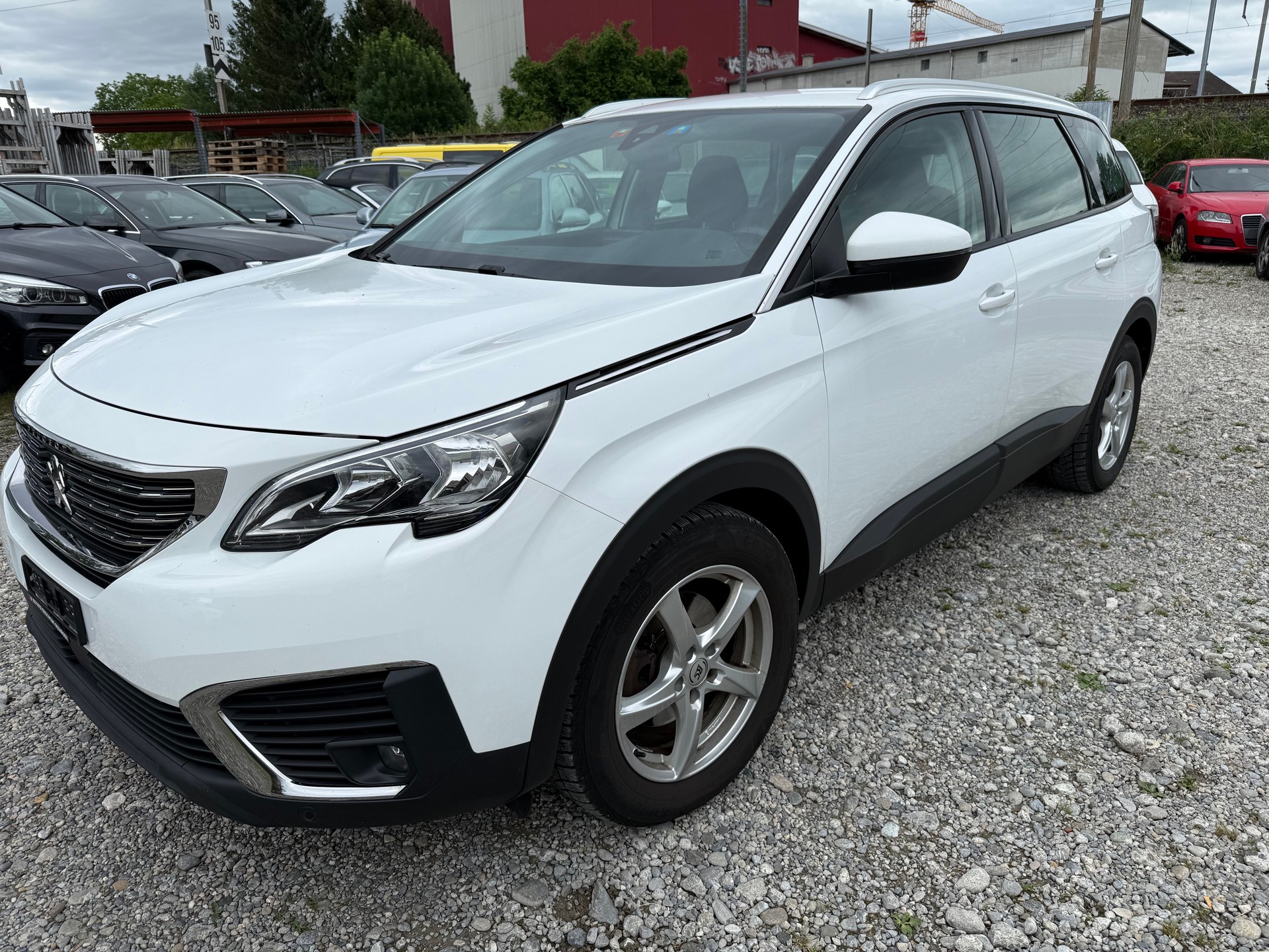 PEUGEOT 5008 1.5 BlueHDi Active ETA-image-2