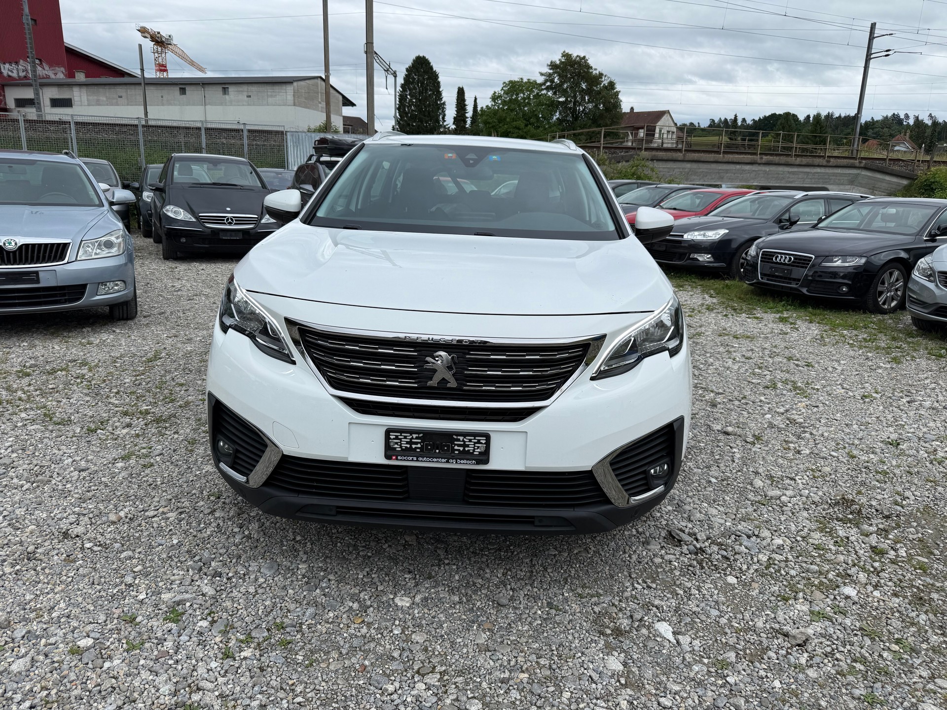 PEUGEOT 5008 1.5 BlueHDi Active ETA
