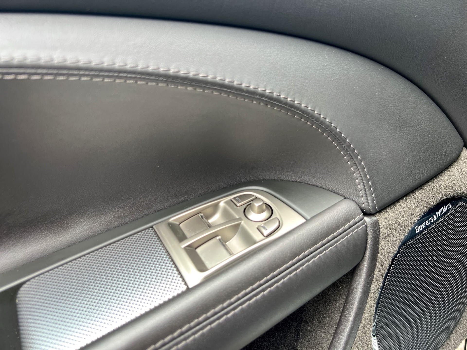 JAGUAR XKR 5.0 V8 SC Automatic-image-21