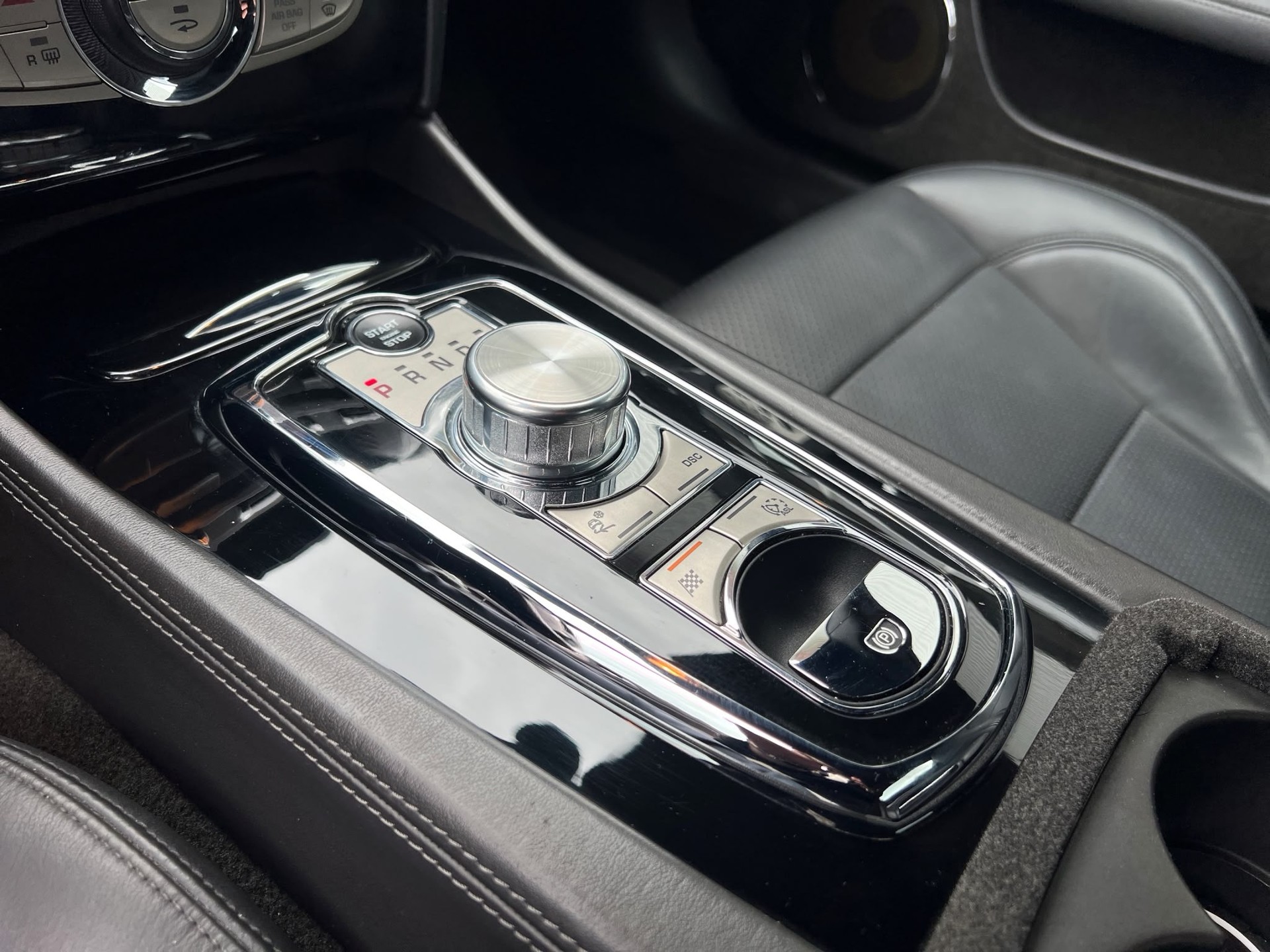 JAGUAR XKR 5.0 V8 SC Automatic-image-18