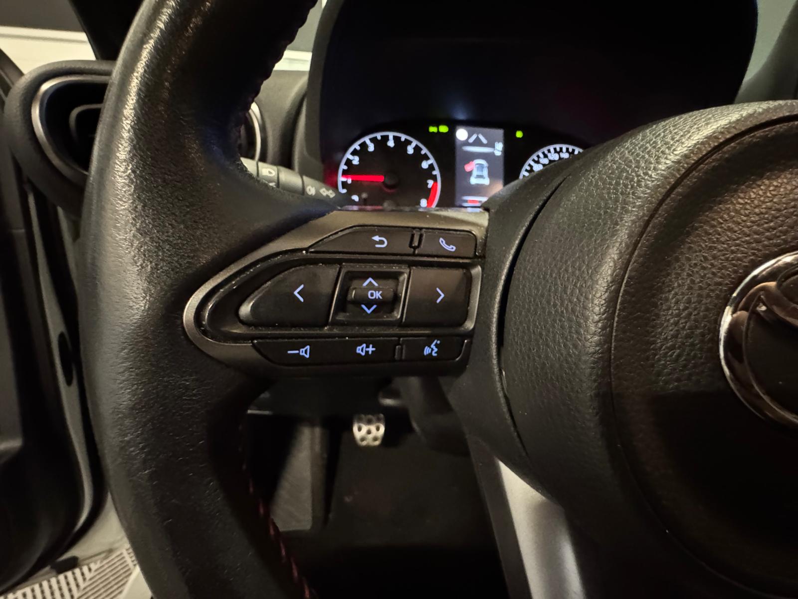 TOYOTA Yaris 1.6 GR Sport-image-17
