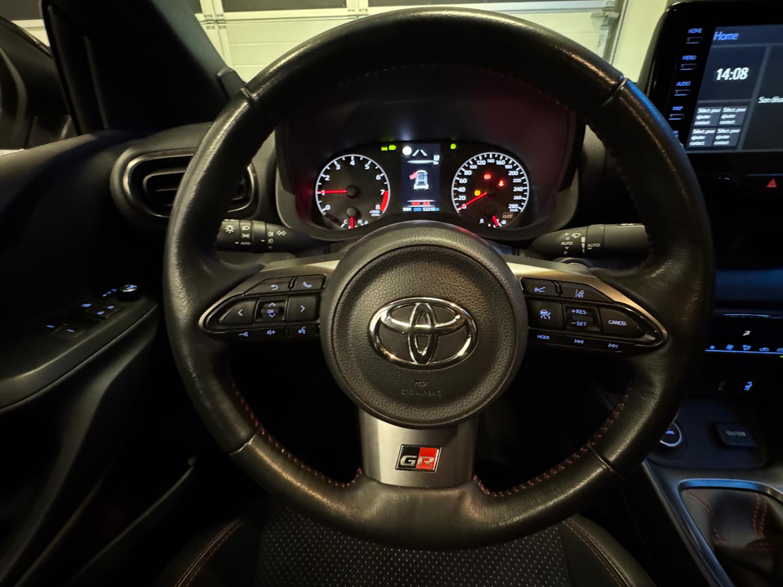 TOYOTA Yaris 1.6 GR Sport-image-16