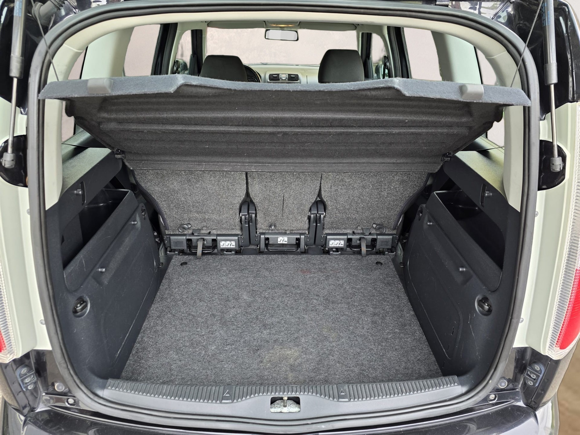 SKODA Roomster 1.2 TSI Elegance DSG-image-15