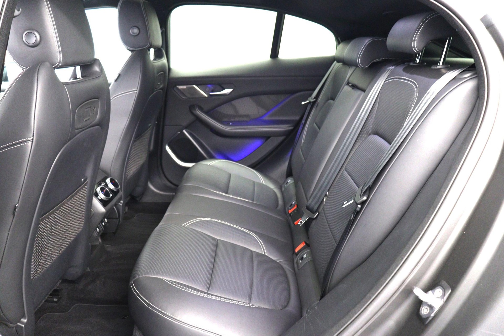 JAGUAR I-Pace EV400 Black AWD-image-9