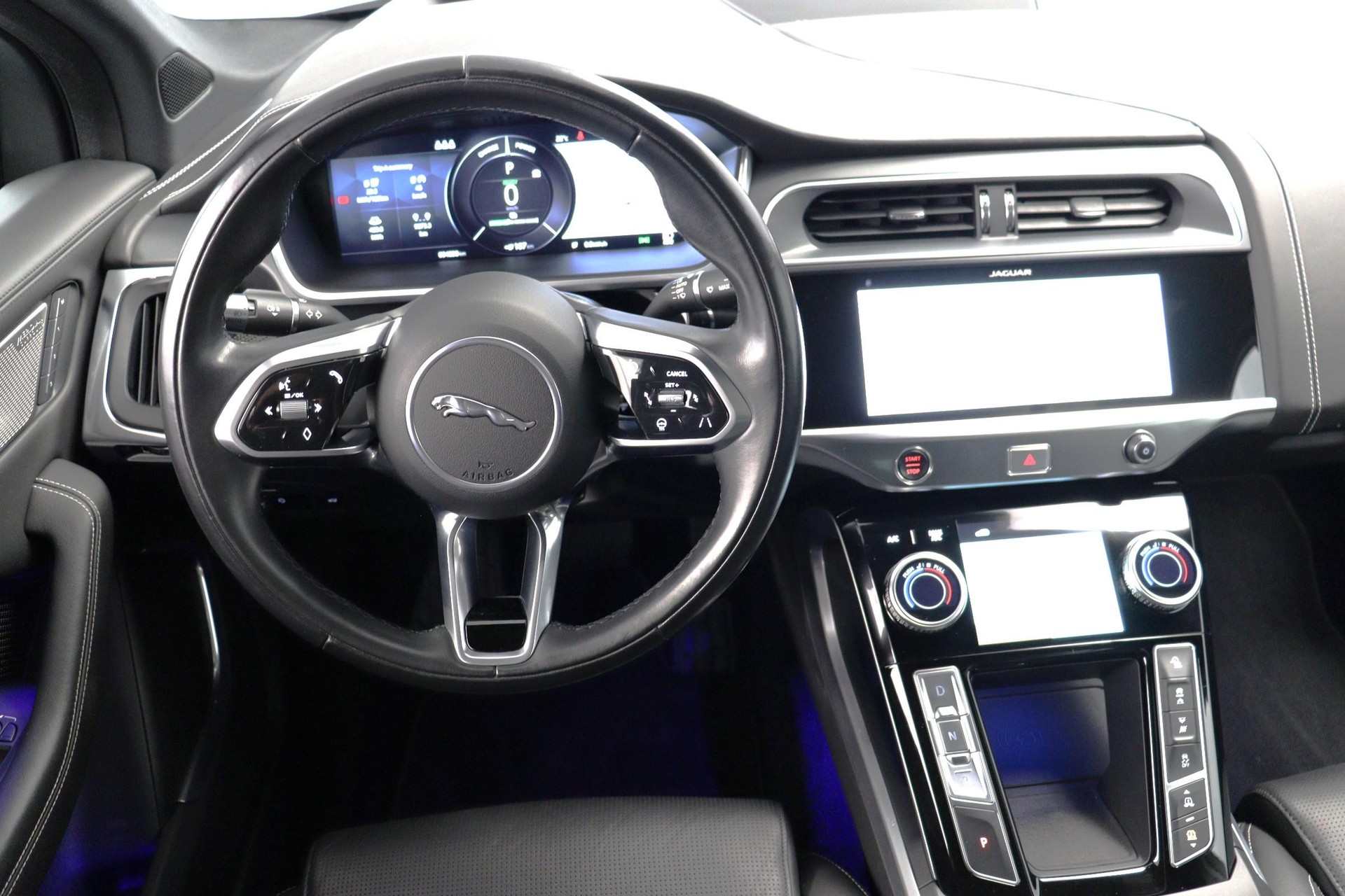 JAGUAR I-Pace EV400 Black AWD-image-4
