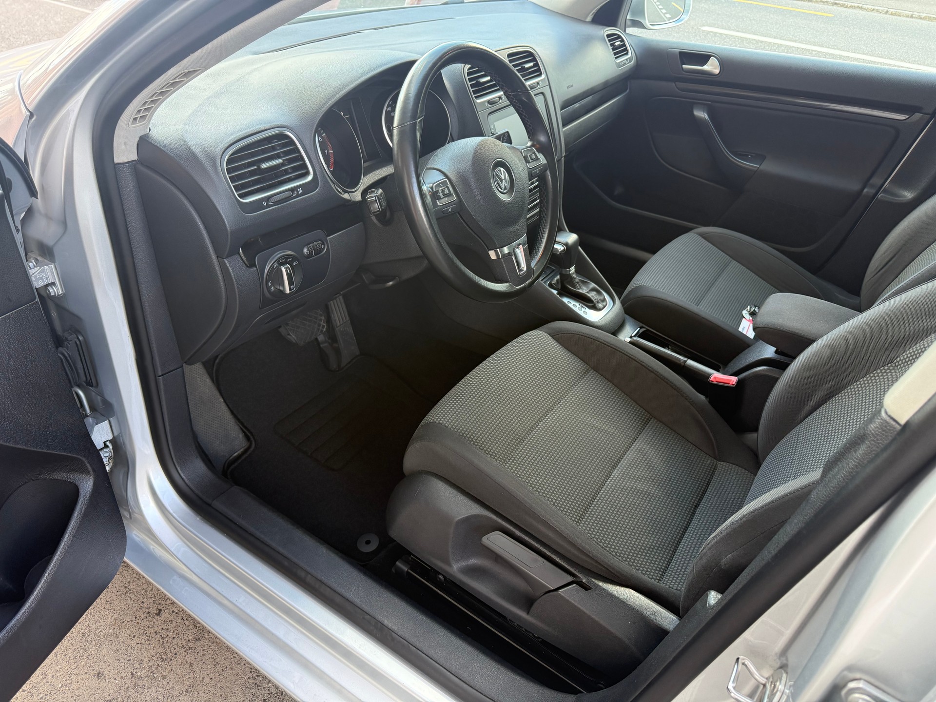 VW Golf Variant 1.4 TSI Trendline DSG-image-13