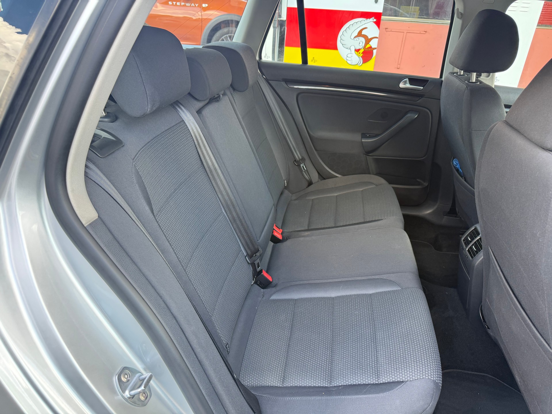 VW Golf Variant 1.4 TSI Trendline DSG-image-9