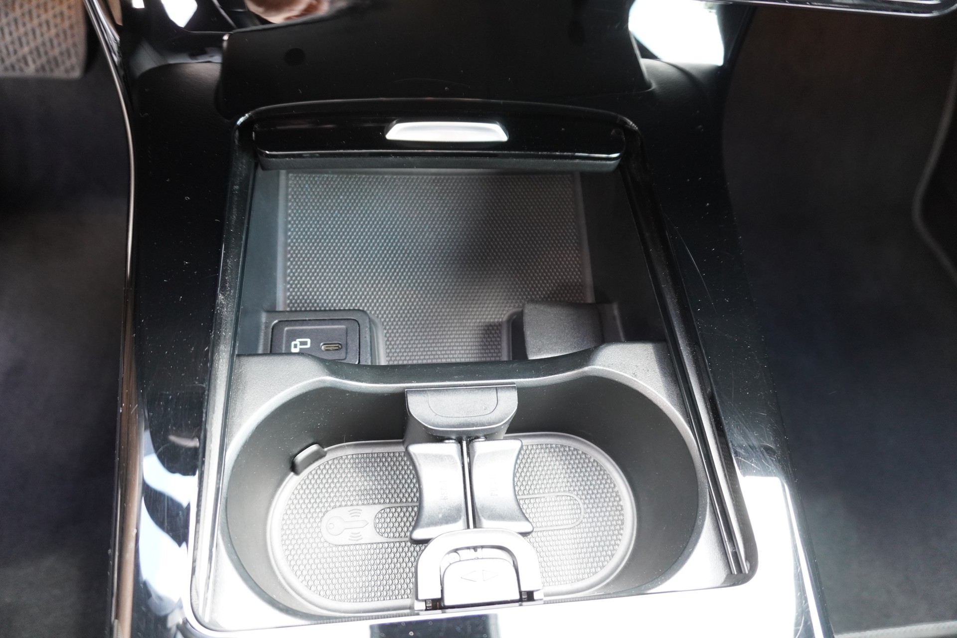 MERCEDES-BENZ A 180 Style 7G-DCT-image-16