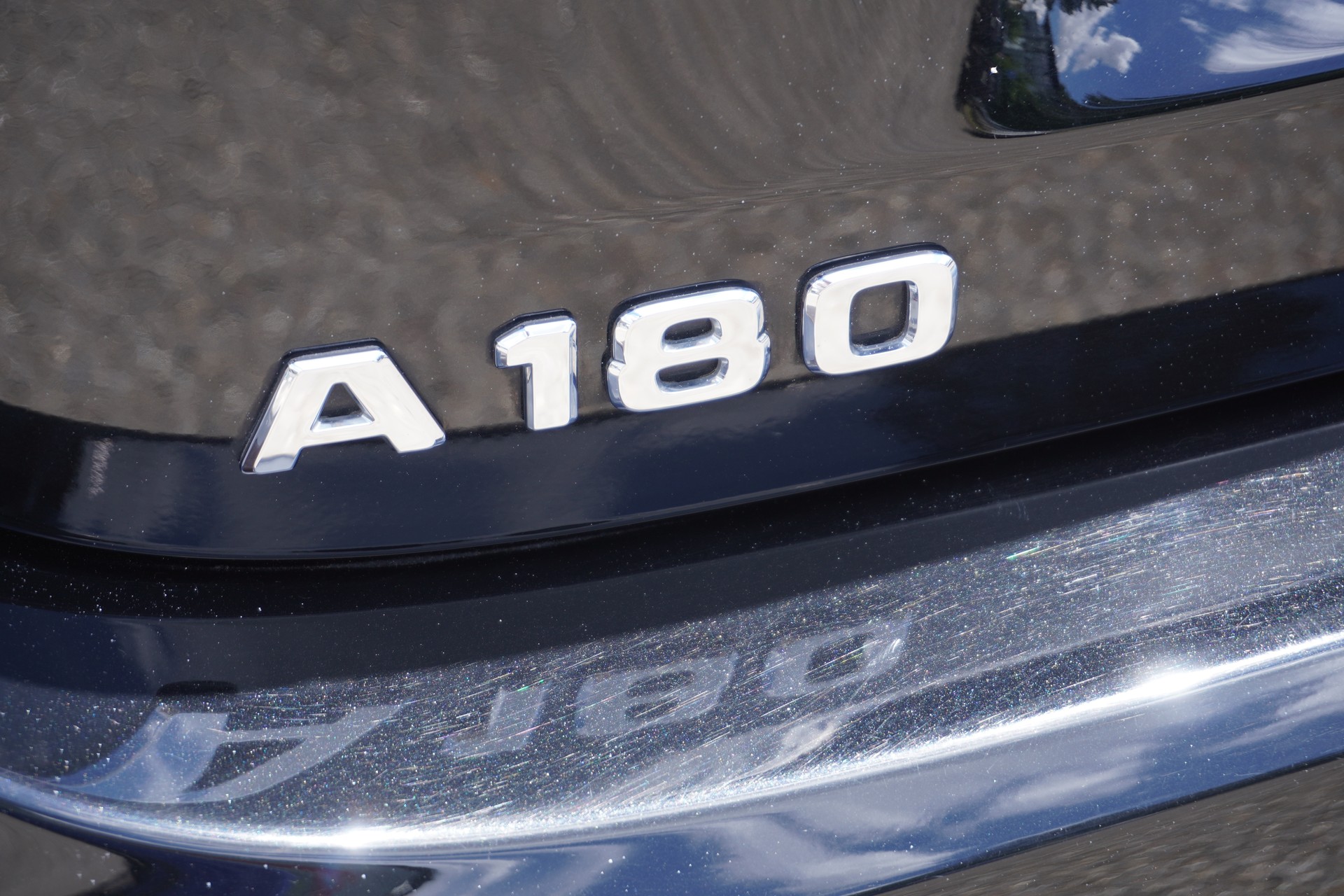 MERCEDES-BENZ A 180 Style 7G-DCT-image-36