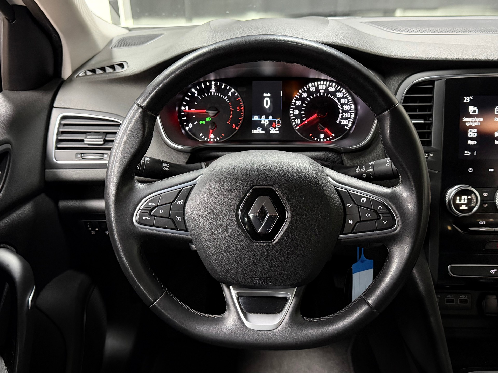 RENAULT Mégane Grandtour 1.5 dCi Business EDC-image-9