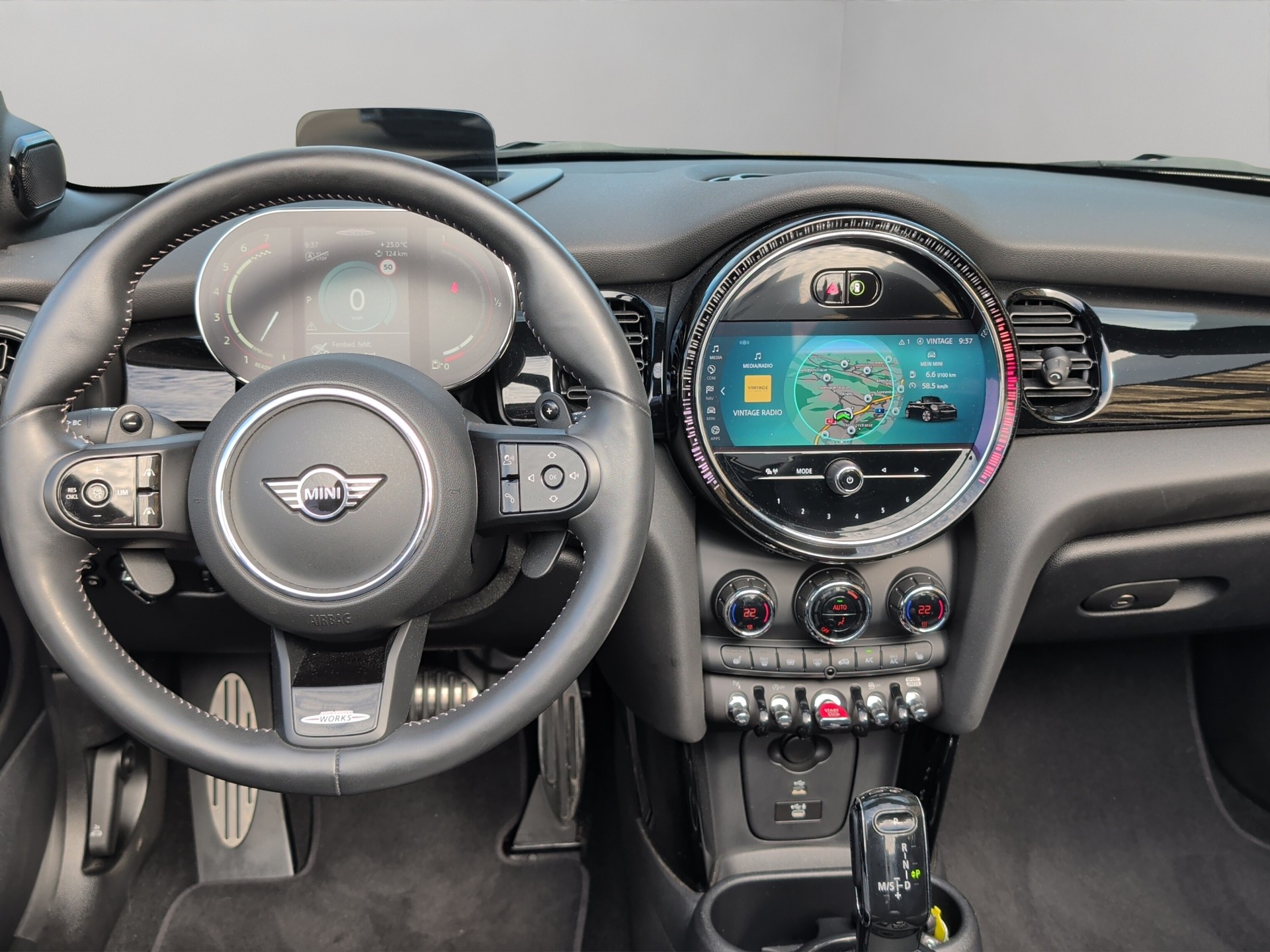 MINI Cooper John Cooper Works Cabriolet Steptronic-image-13