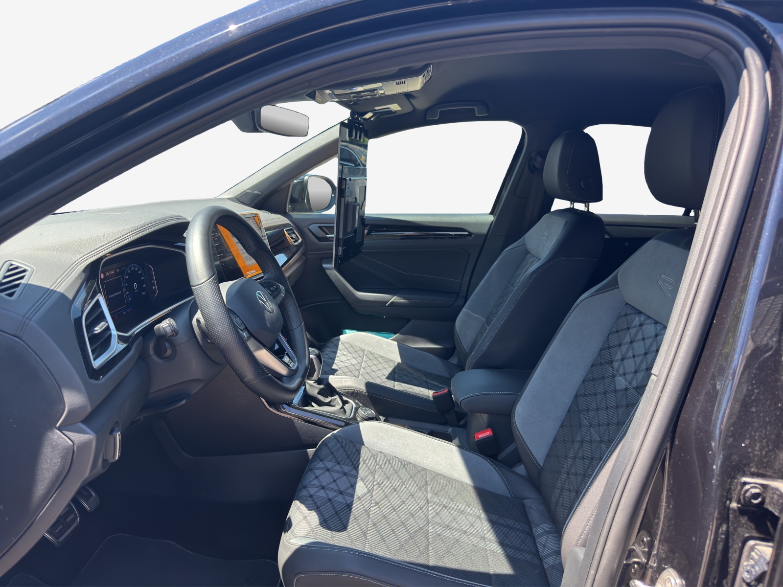 VW T-Roc 2.0 TSI R-Line DSG 4Motion-image-7