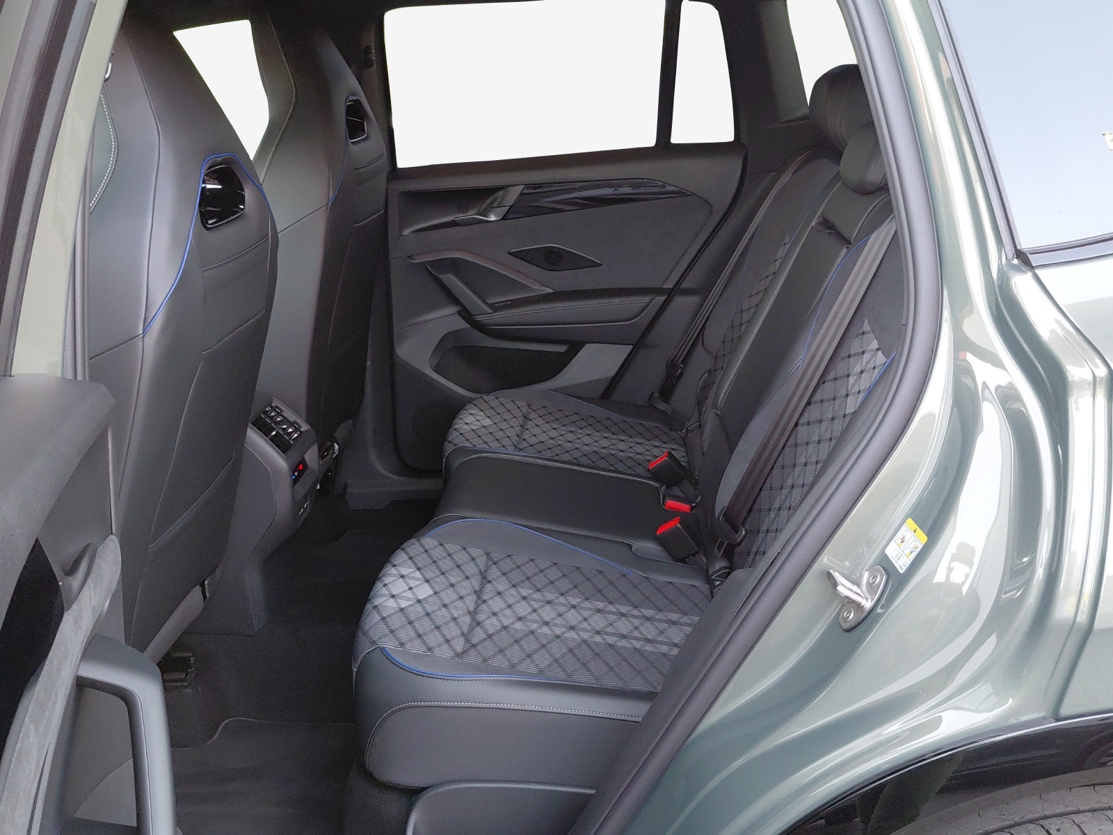 VW Tiguan 1.5 TSI evo2 eHybrid R-Line DSG-image-11
