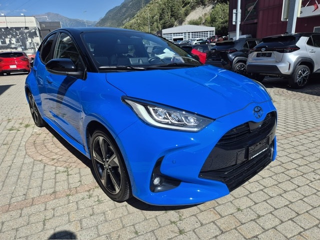 TOYOTA Yaris 1.5 Premium e-CVT-showroom-element-1