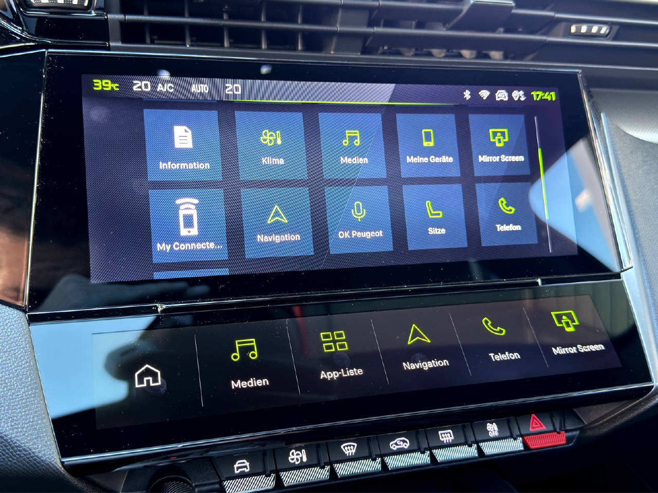 PEUGEOT 408 1.2 Hybrid GT-image-17