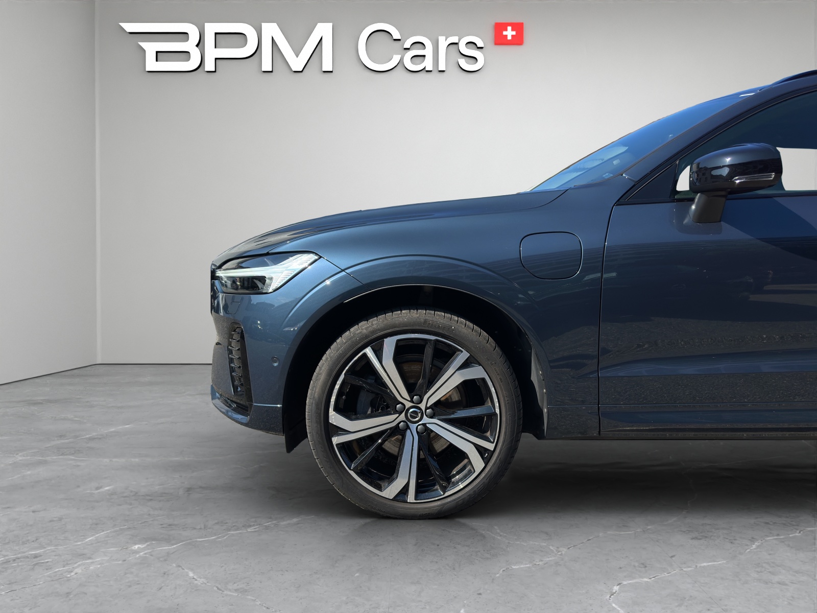 VOLVO XC60 2.0 T6 TE Ultimate Dark eAWD-image-6