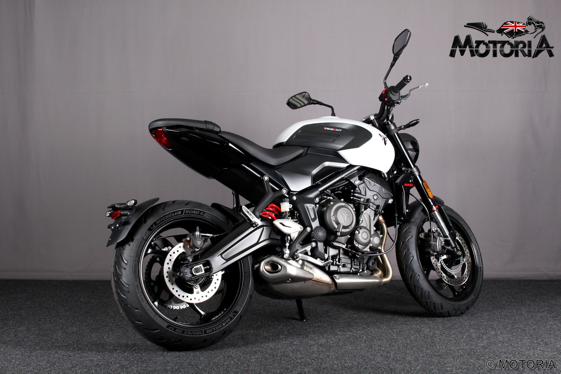 TRIUMPH Trident 660-image-2