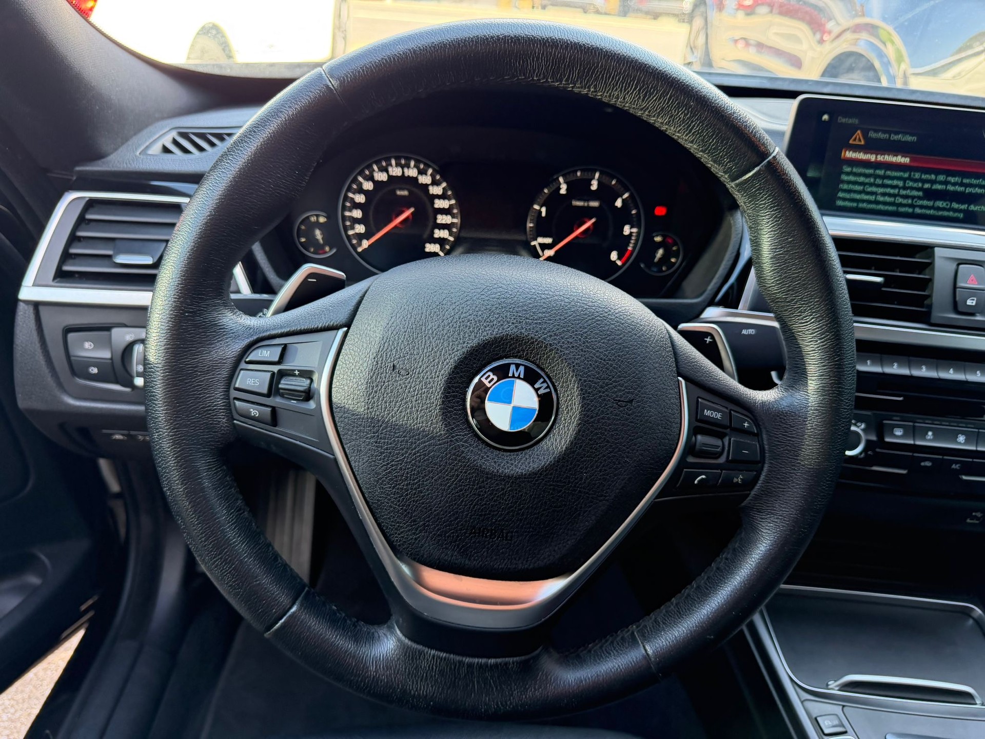 BMW 320d GT xDrive Luxury Line Steptronic-image-16
