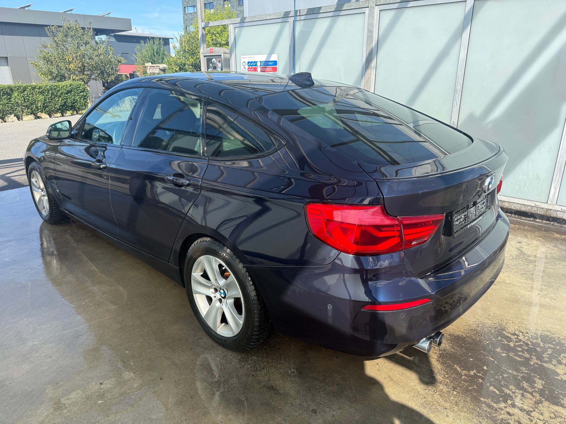 BMW 320d GT xDrive Luxury Line Steptronic-image-5