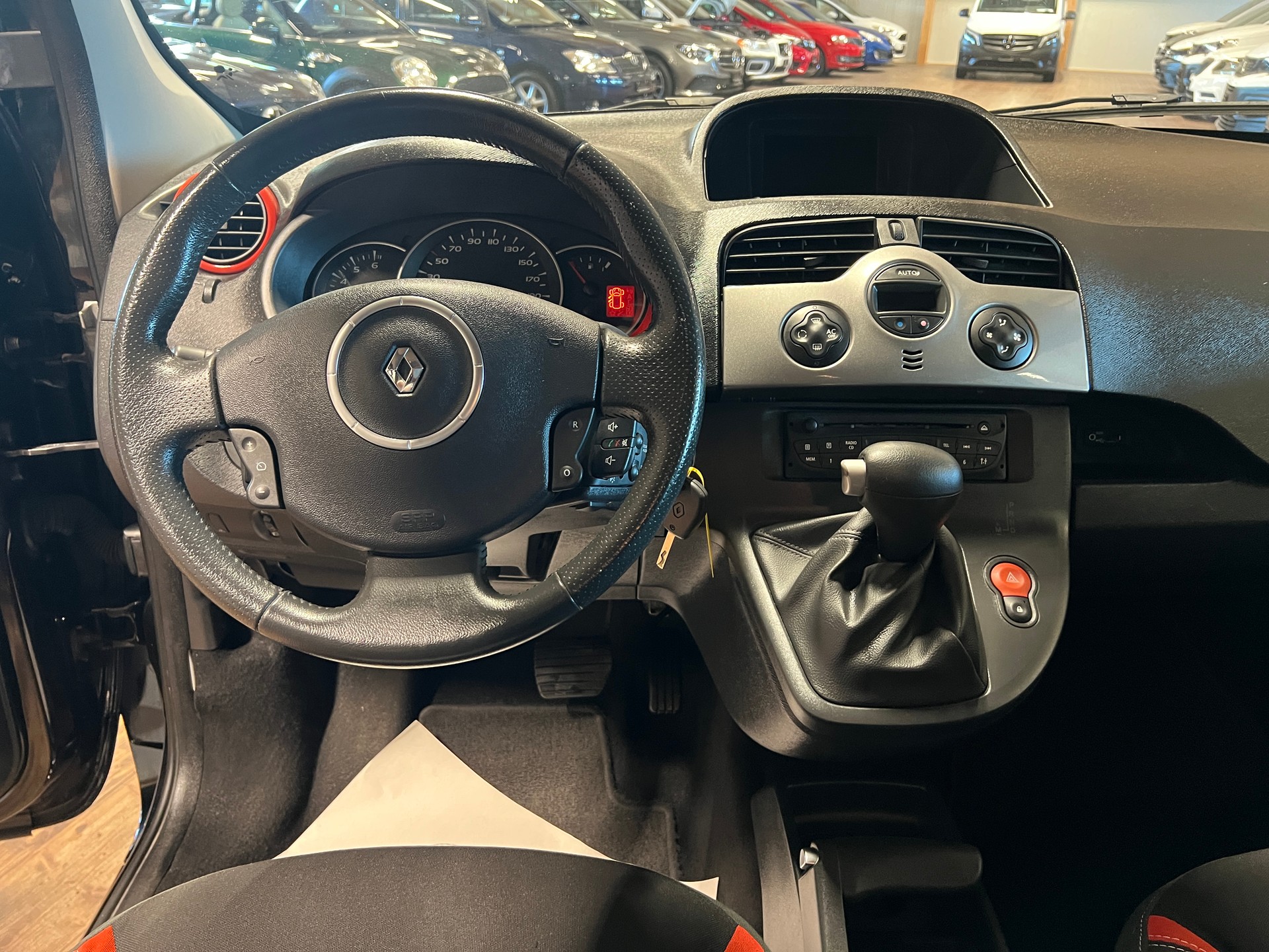 RENAULT Kangoo 1.6 16V Expression Automatic-image-10