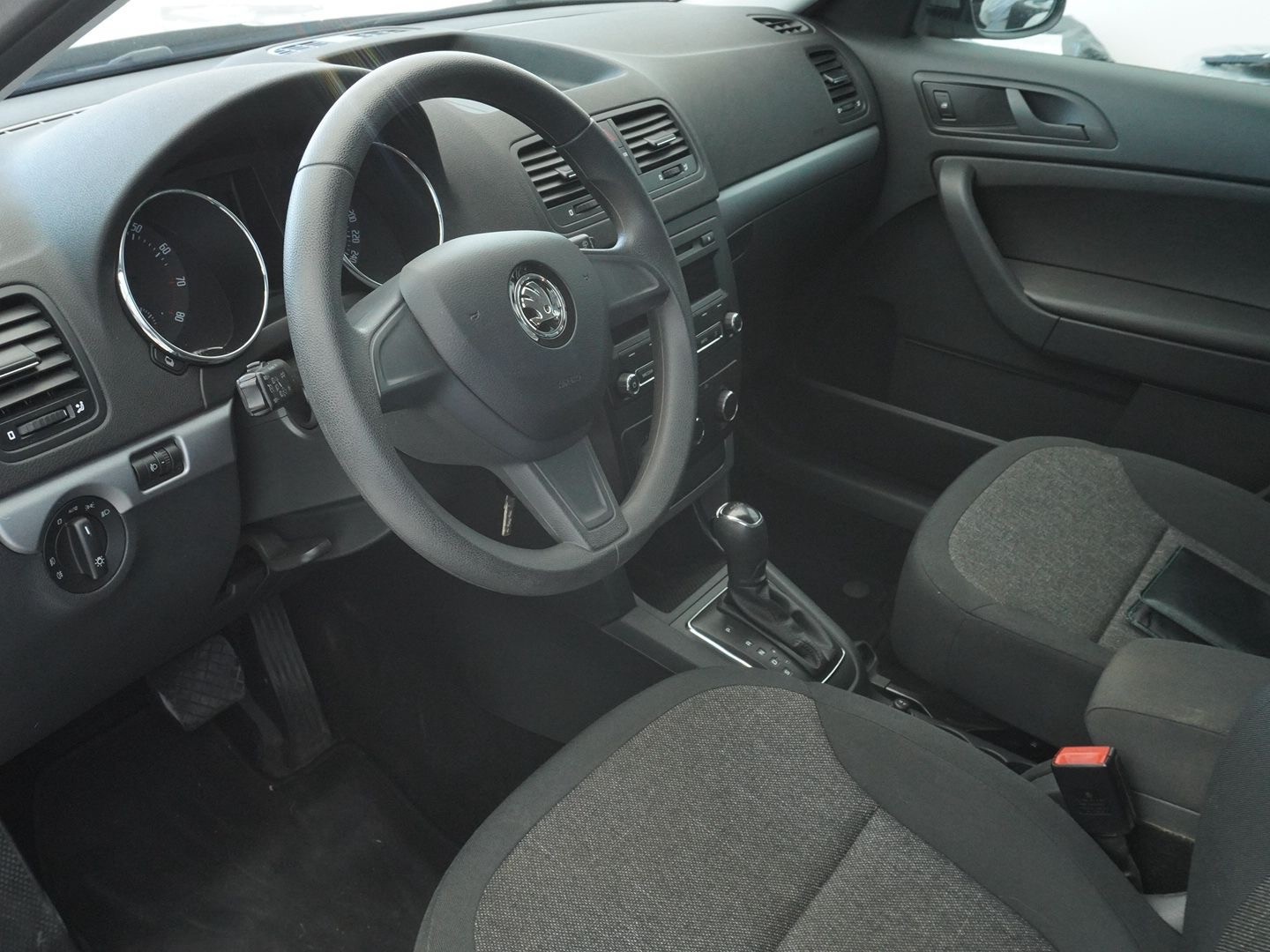 SKODA Yeti 1.4 TSI Active 4x2 DSG-showroom-element-2
